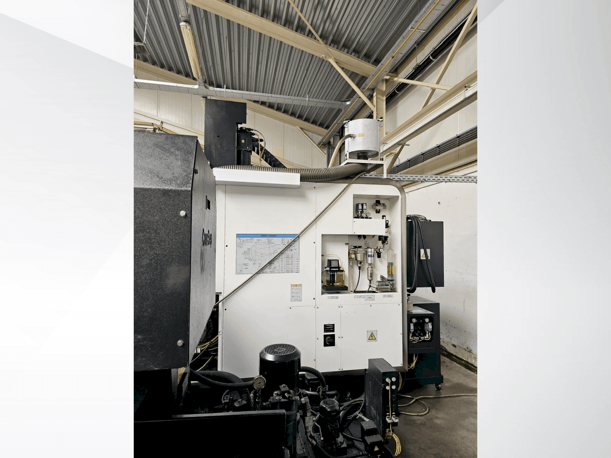 Vue de face de la machine Mazak Variaxis i-500