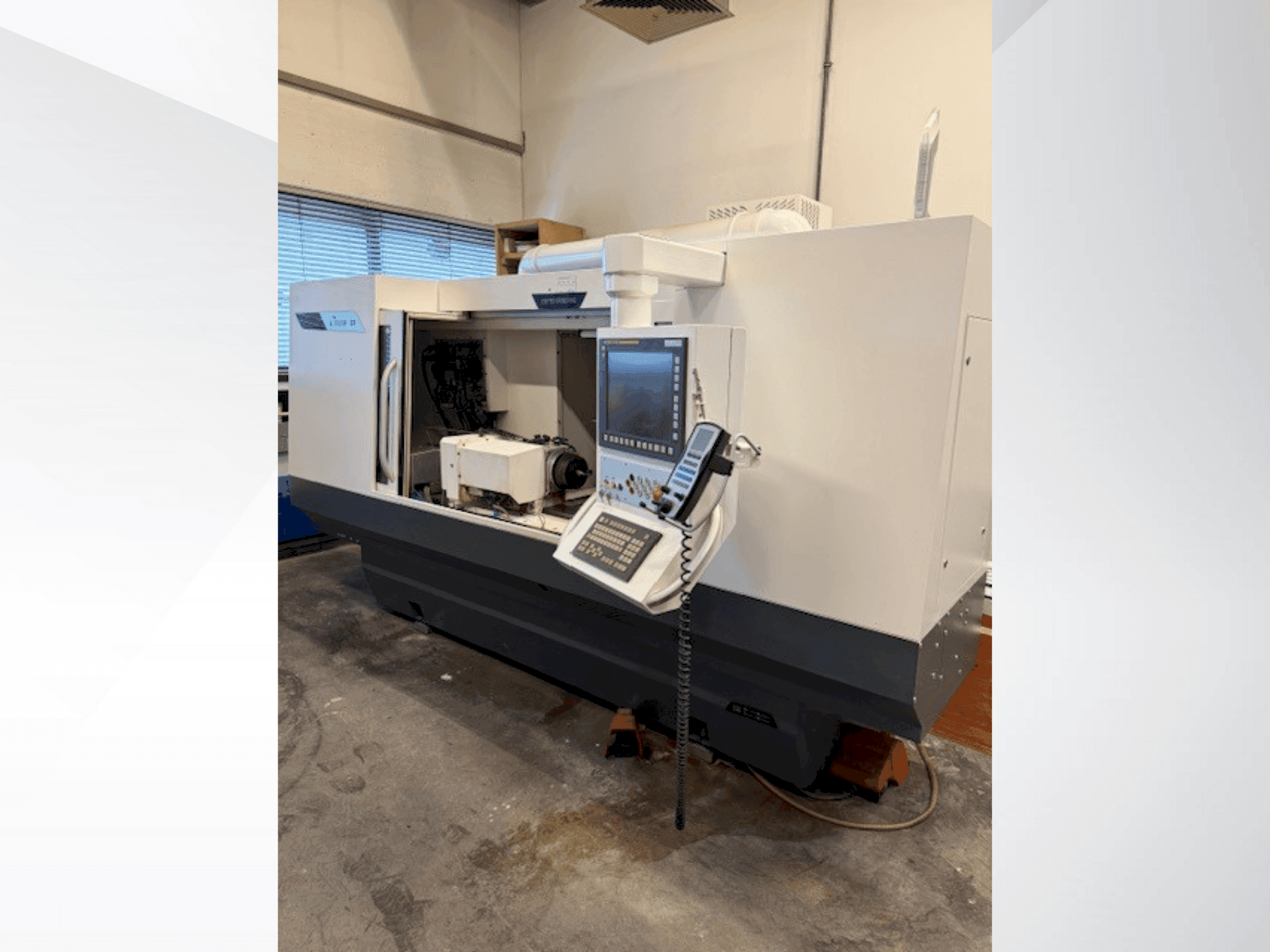 Vue de face de la machine STUDER S31