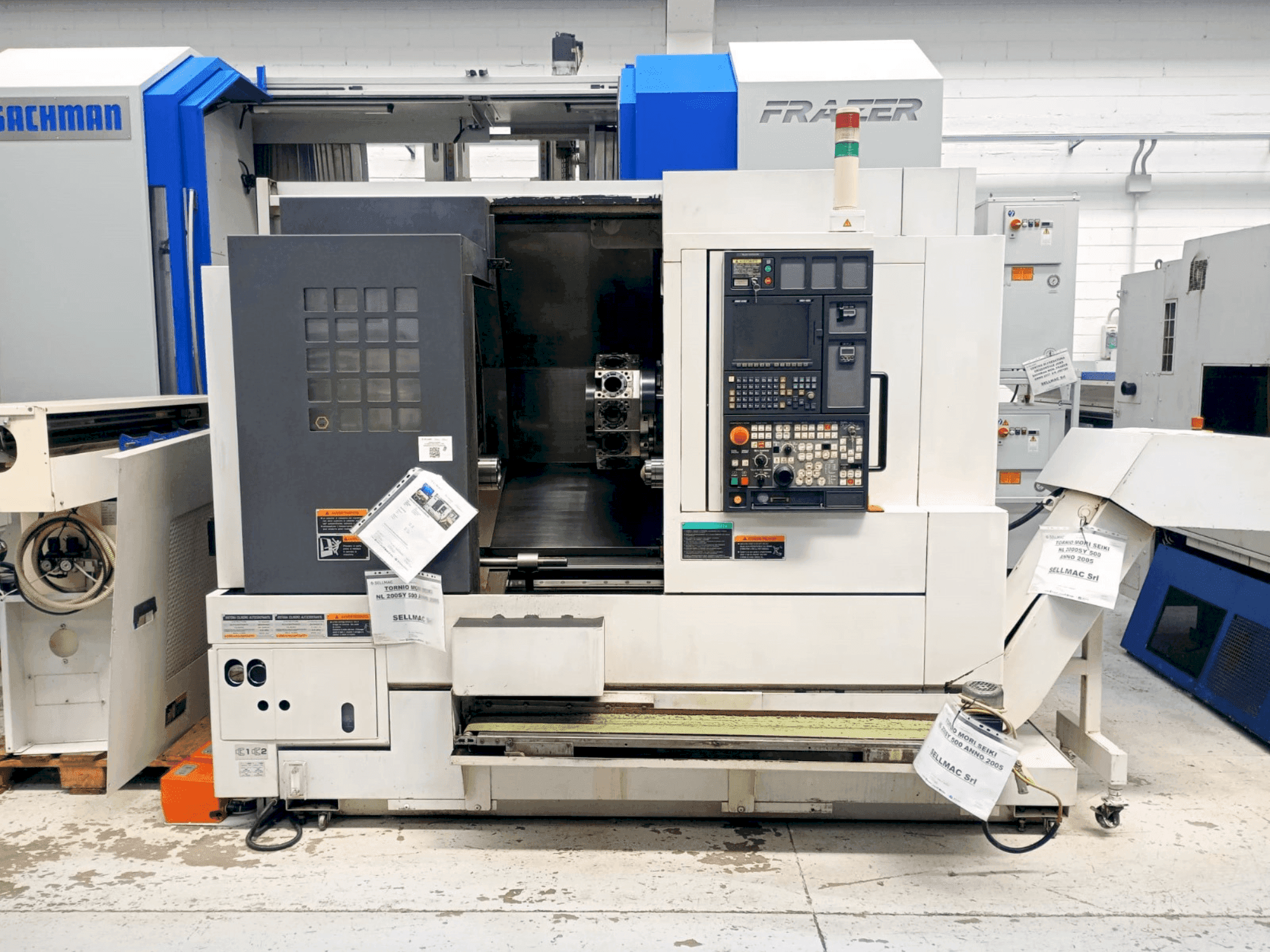 Vue de face de la machine MORI SEIKI NL2000SY/500