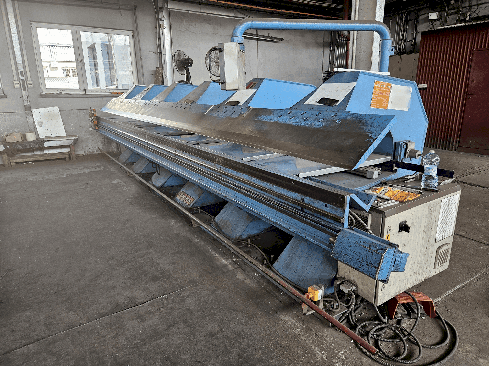 Vue de face de la machine Jorns MAXI LINE 200SW