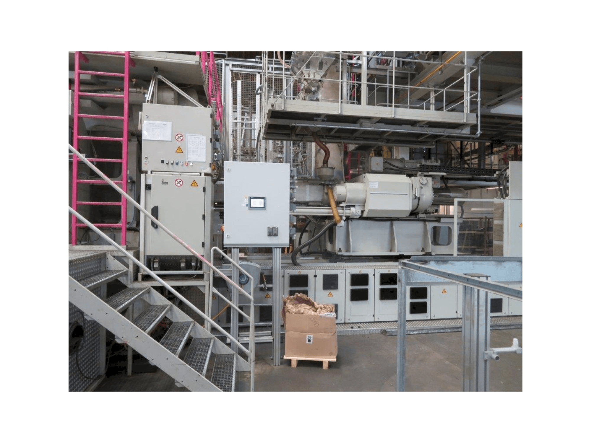 Front view of ENGEL DUO ES 160505/3200 machine