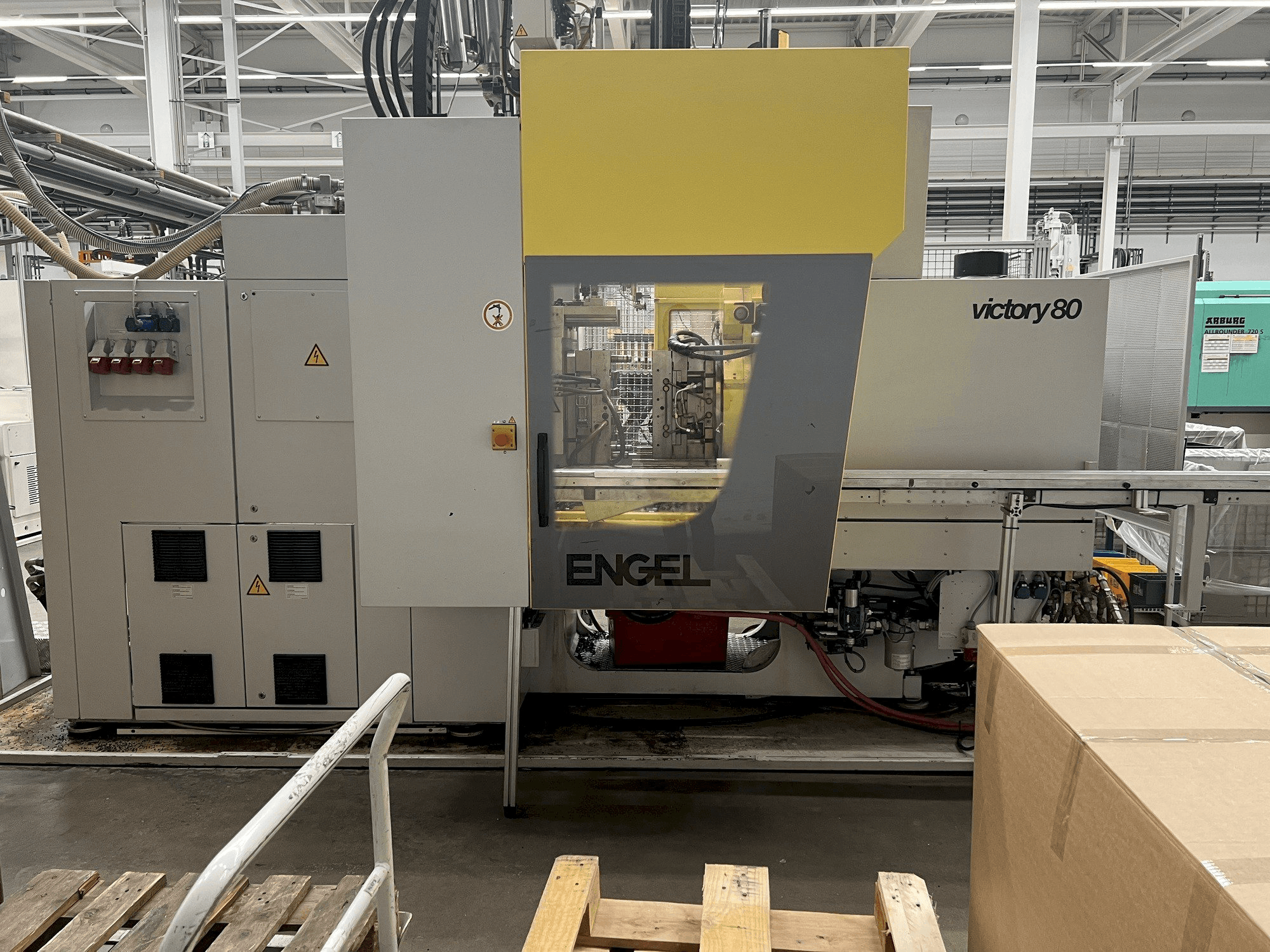 Vue de face de la machine Engel VC 330H/80V/80CO