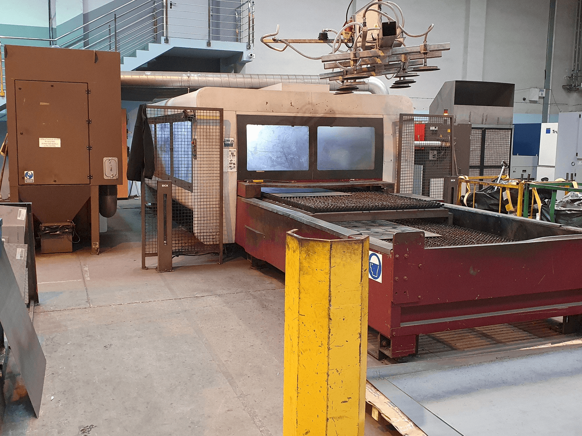 Left side view of Bystronic BySprint Pro 3015 machine