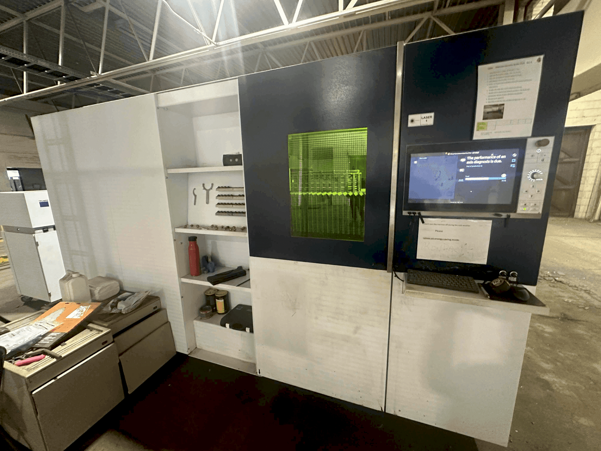 Vue de face de la machine TRUMPF Trulaser 1040 Fiber