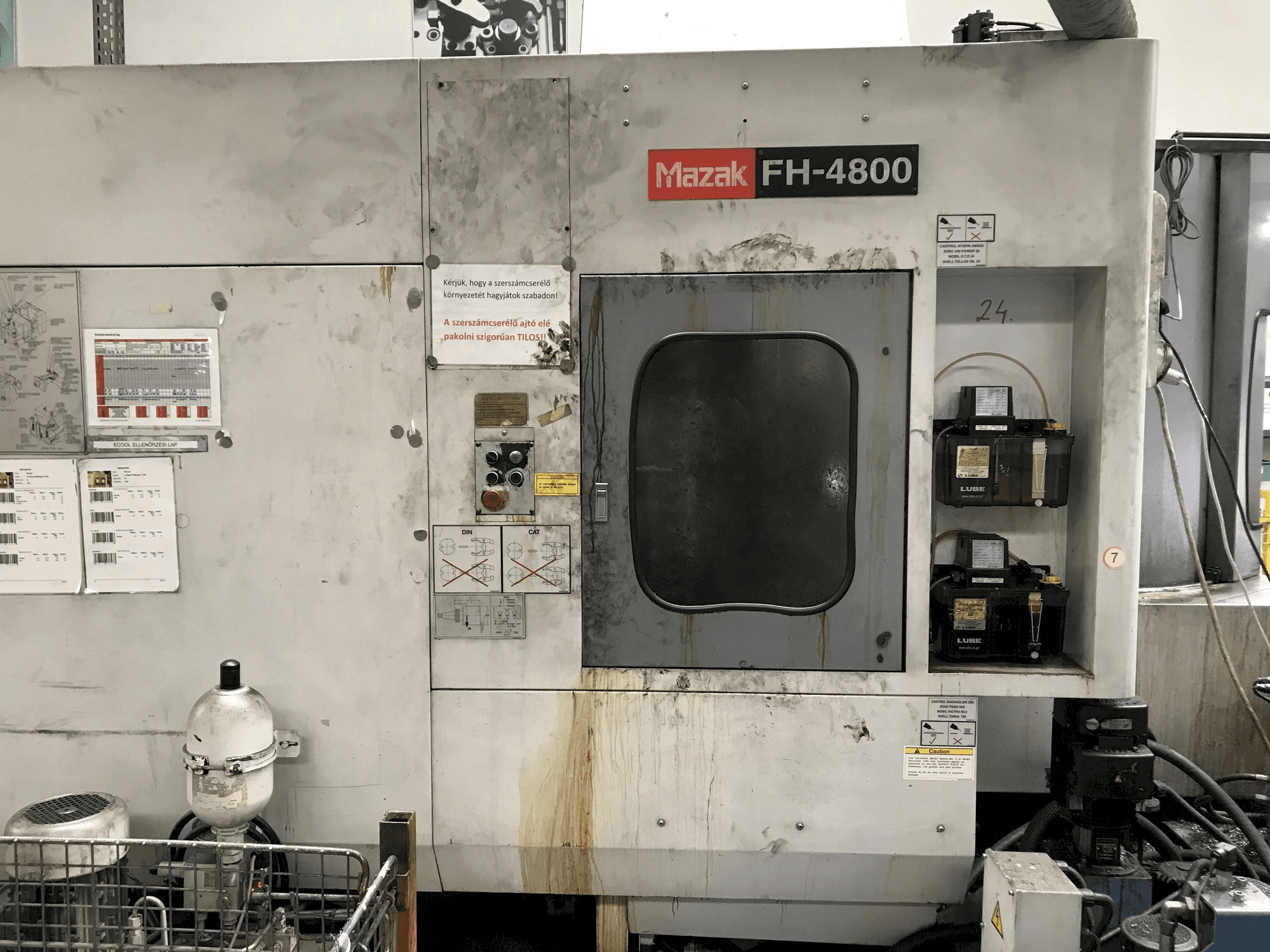 Left side view of Mazak FH-4800 40T machine