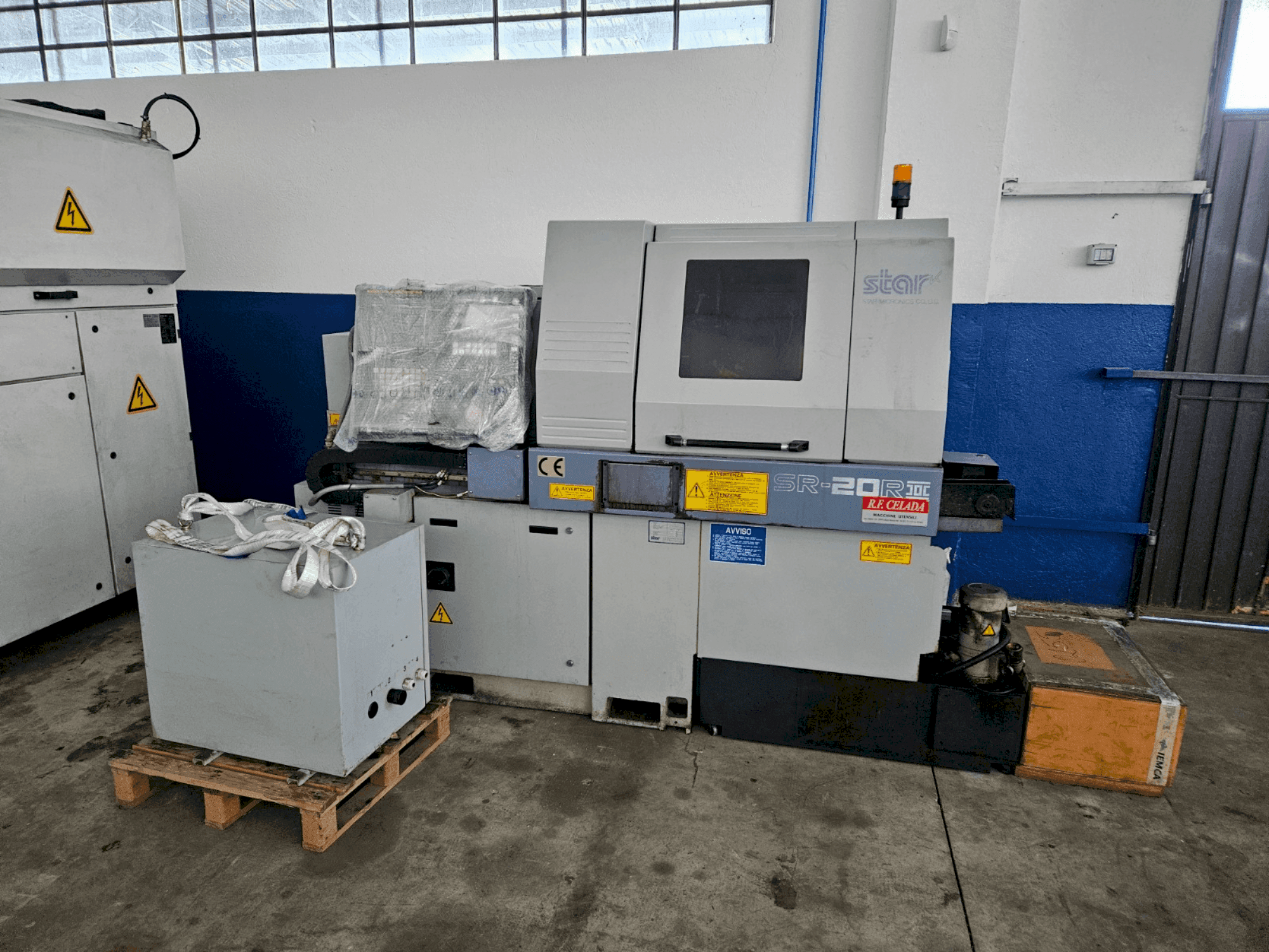 Vue de face de la machine STAR MICRONICS SR 20R II
