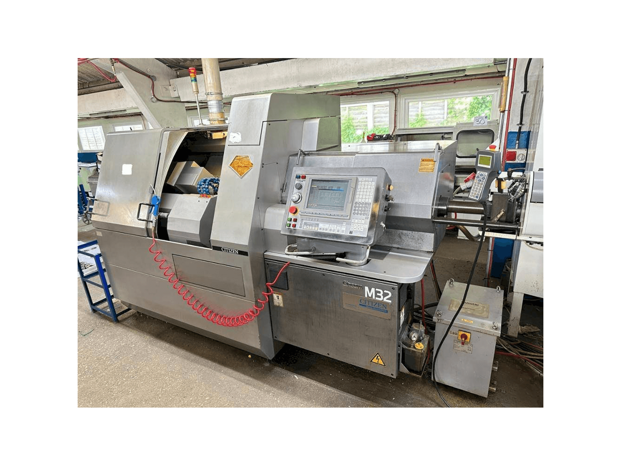 Vue de face de la machine Citizen M32V