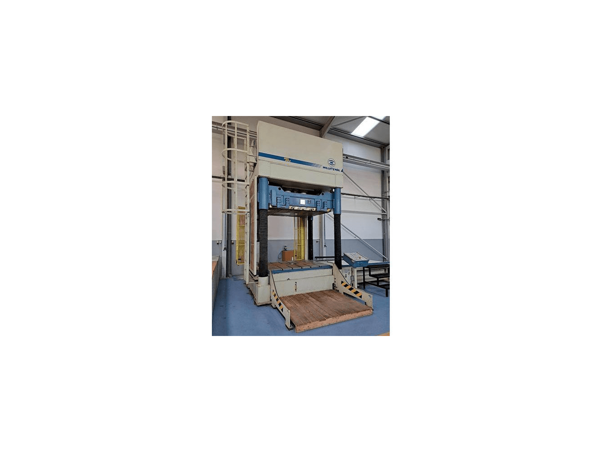 Vue latérale gauche de la machine MILLUTENSIL Mil 203