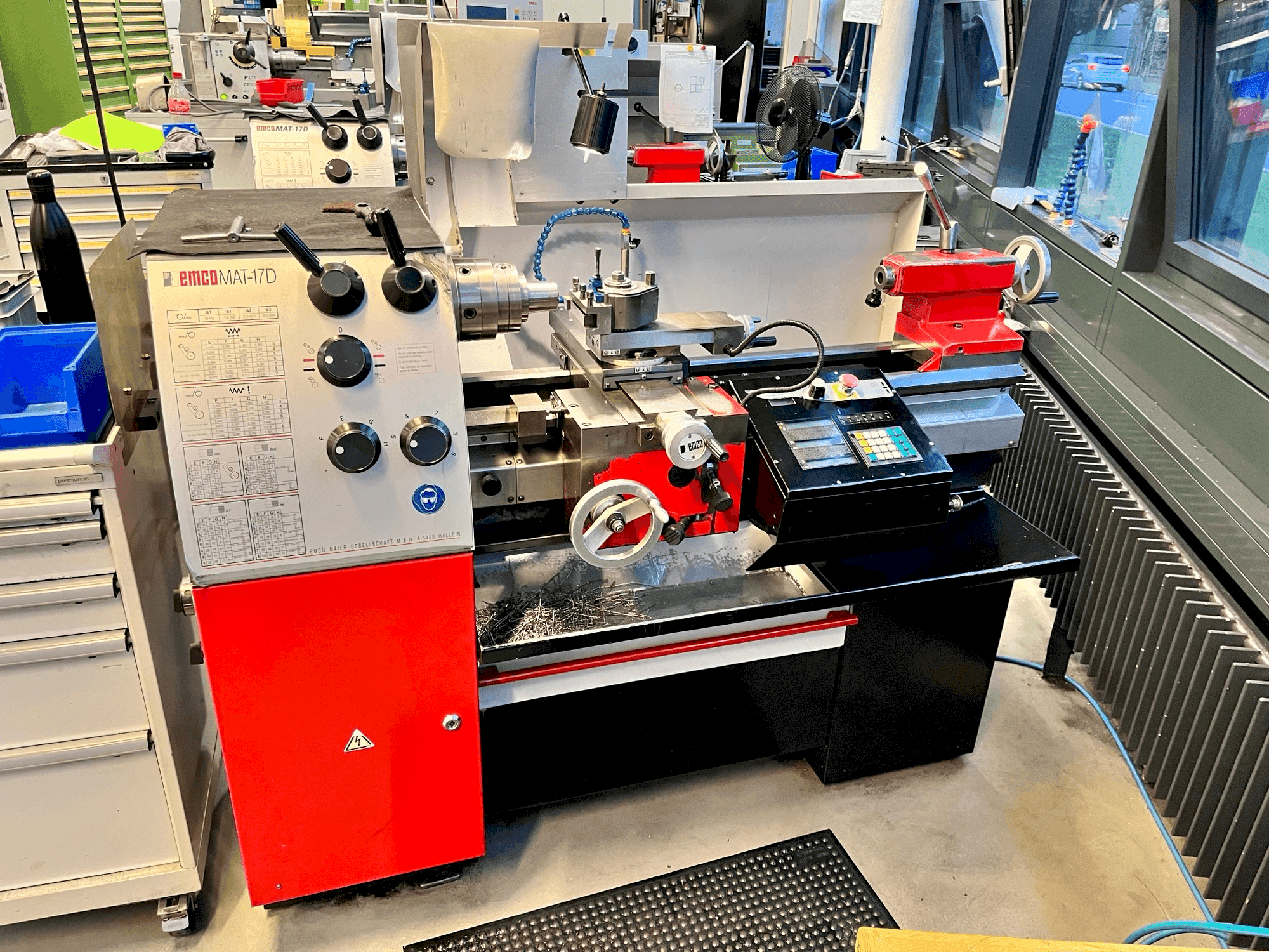 Vue de face de la machine EMCO Emcomat EM17D