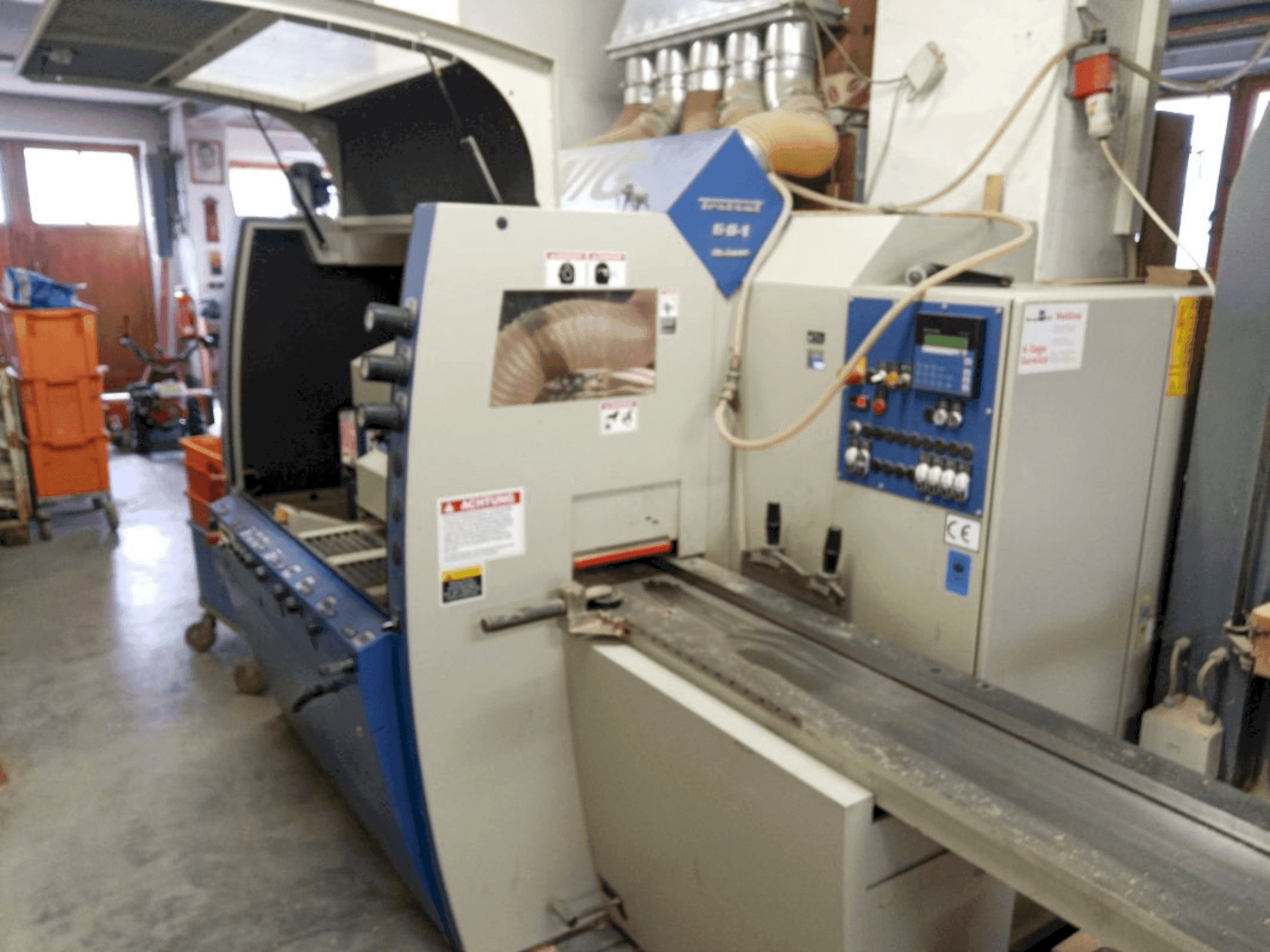 Vue de face de la machine WEINIG / DIMTER Unimat 500