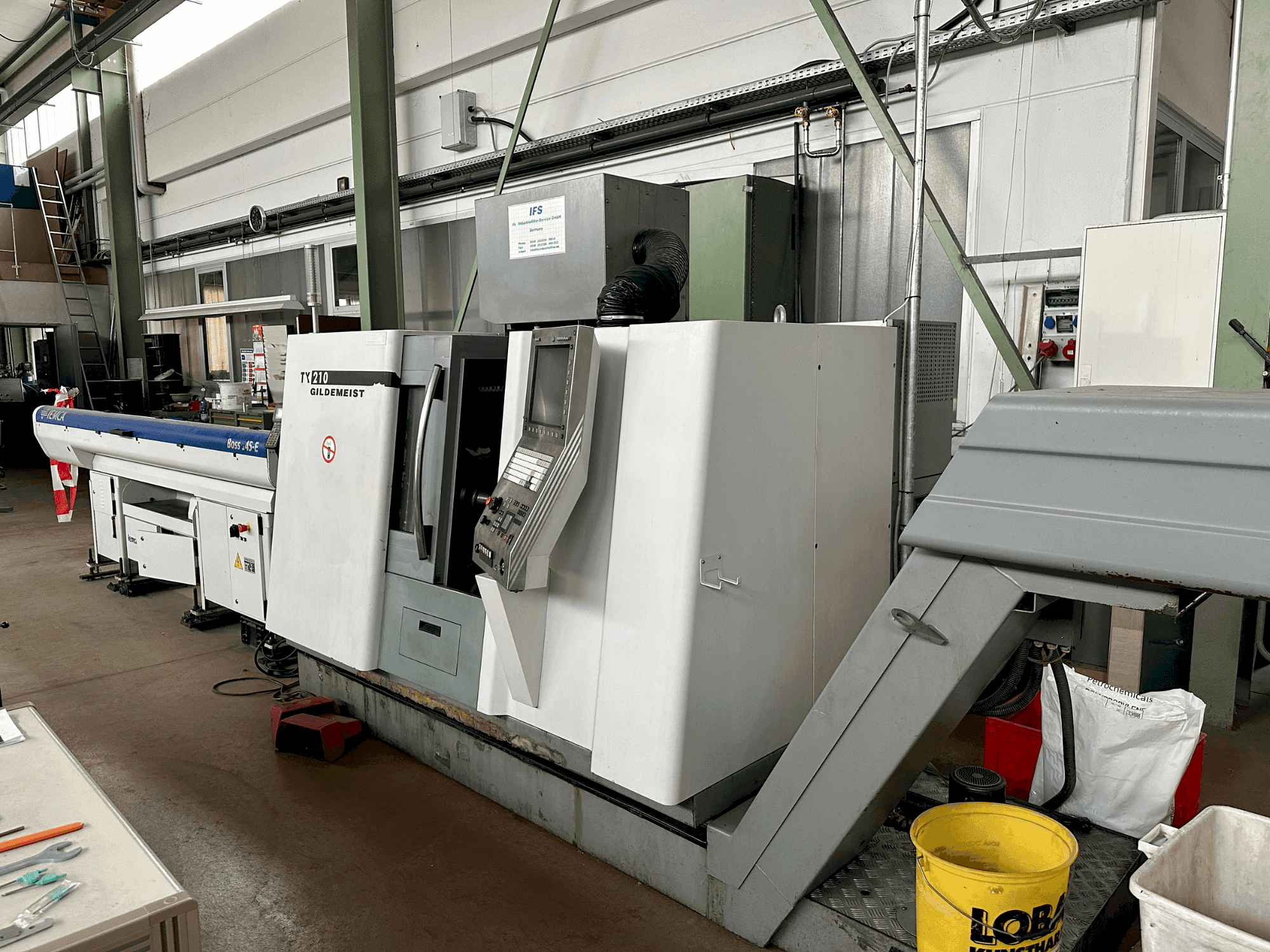 Vue de face de la machine DMG CTX 210 (2006)