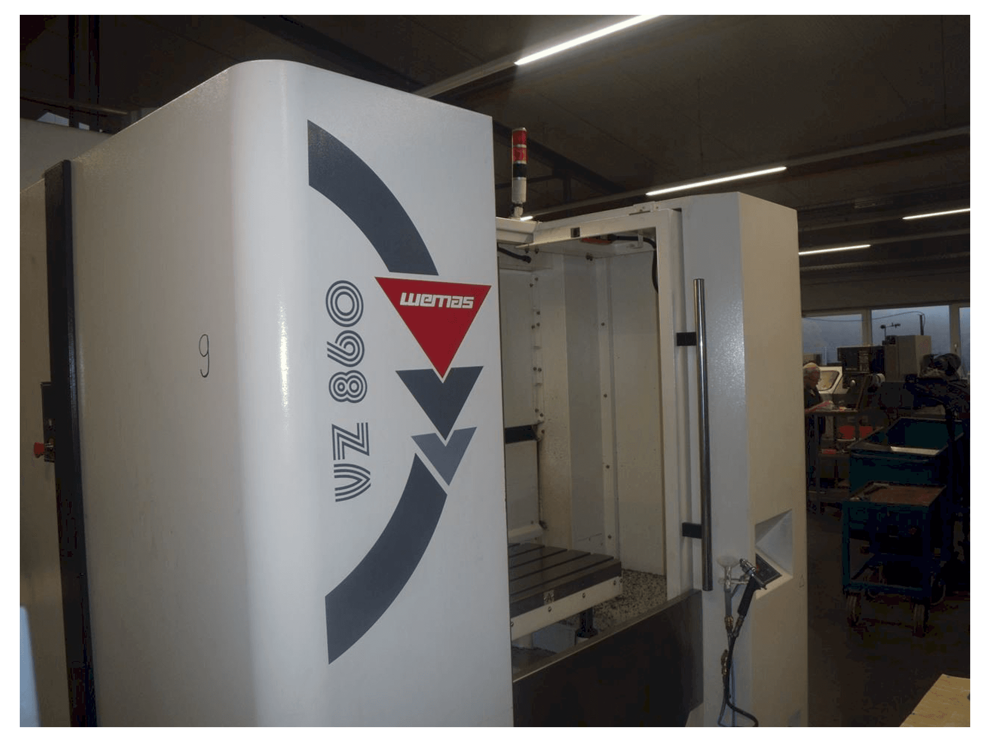 Front view of WEMAS VZ 860 APC machine