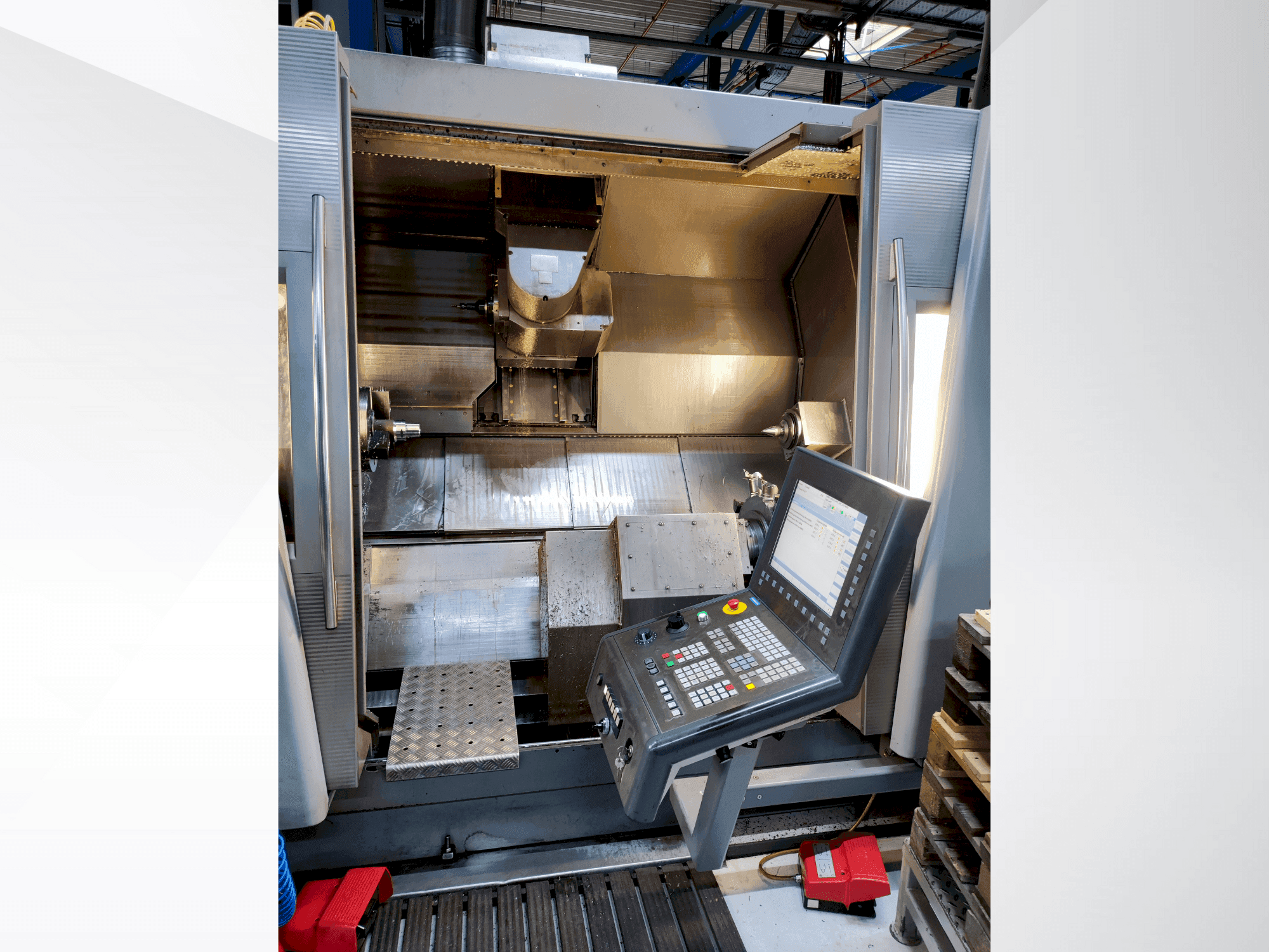 Vue de face de la machine Gildemeister GMX 400 linear