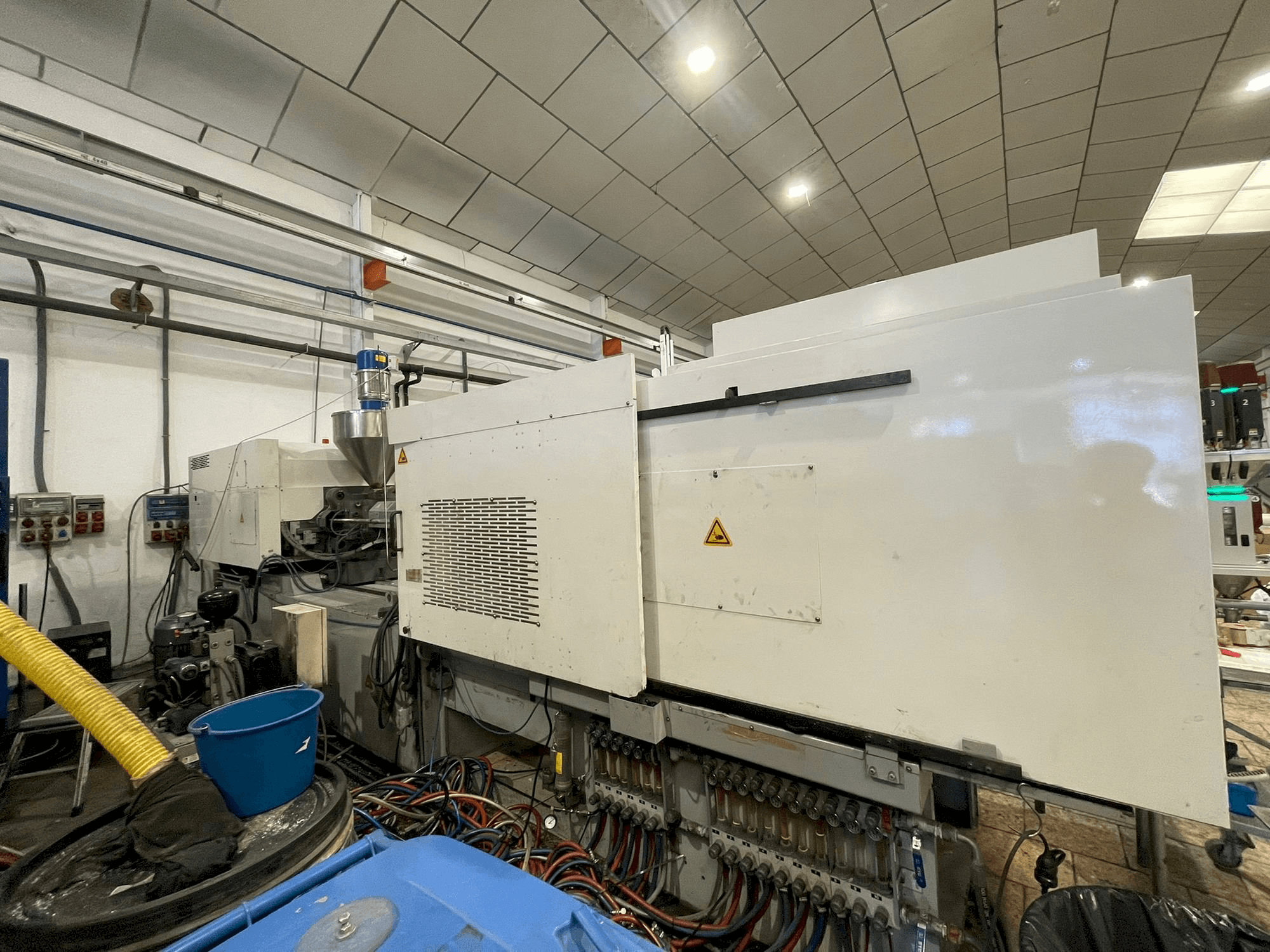 Vue gauche de la machine Toyo Si-280-V