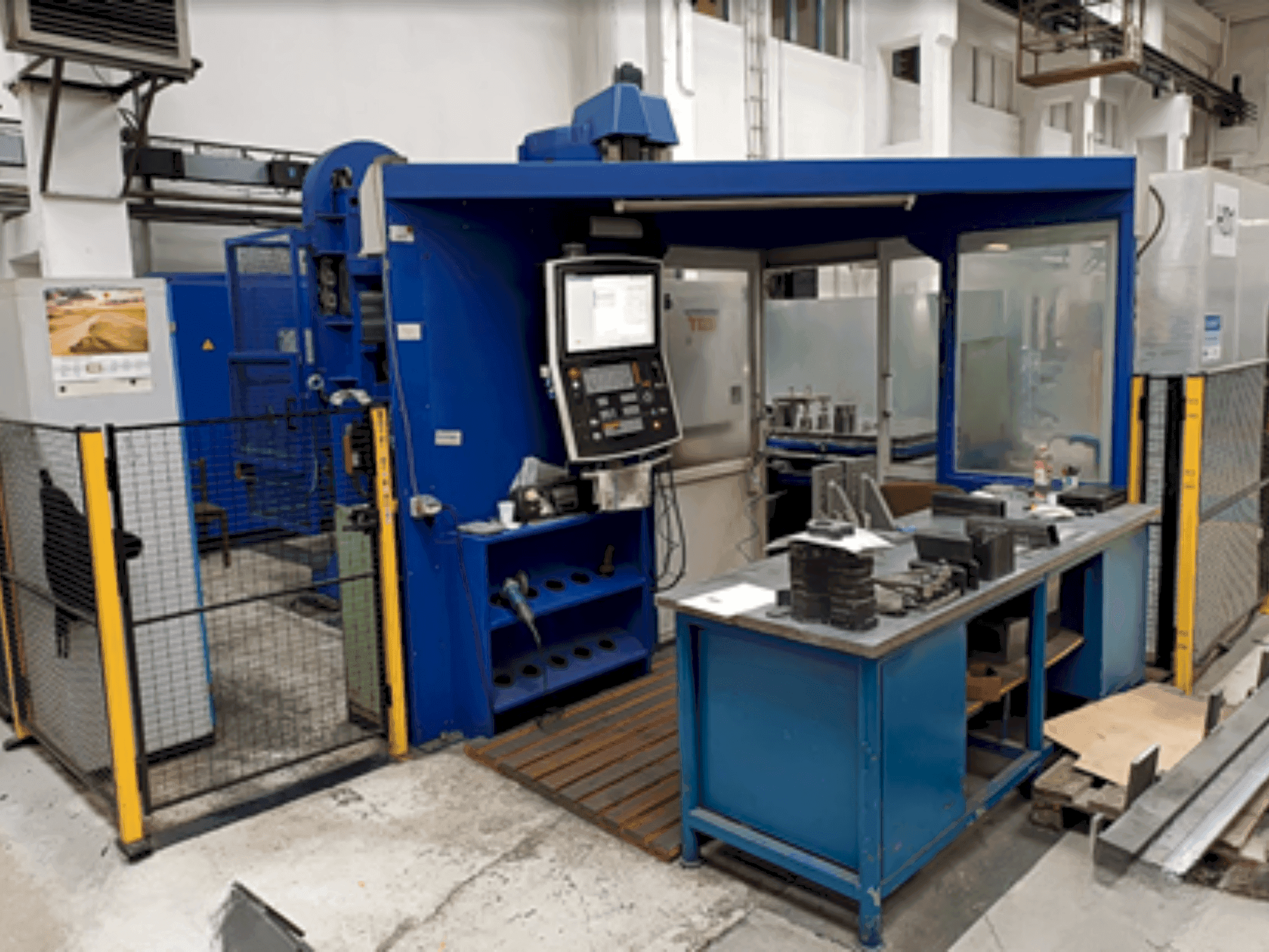 Vue de face de la machine TOS Varnsdorf WHQ 10 CNC