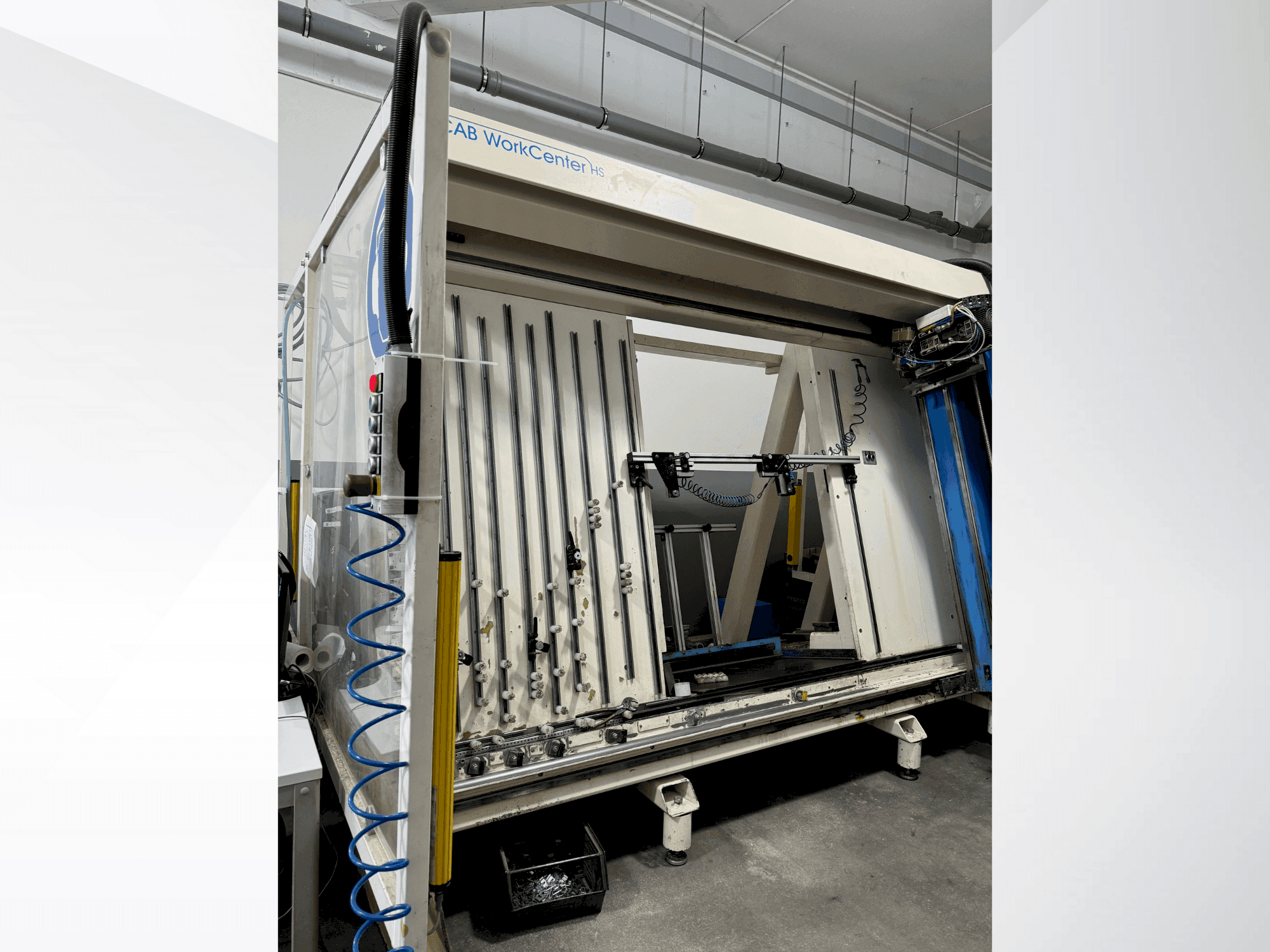 Vue de face de la machine STEINHAUER eCAB workCenter HS