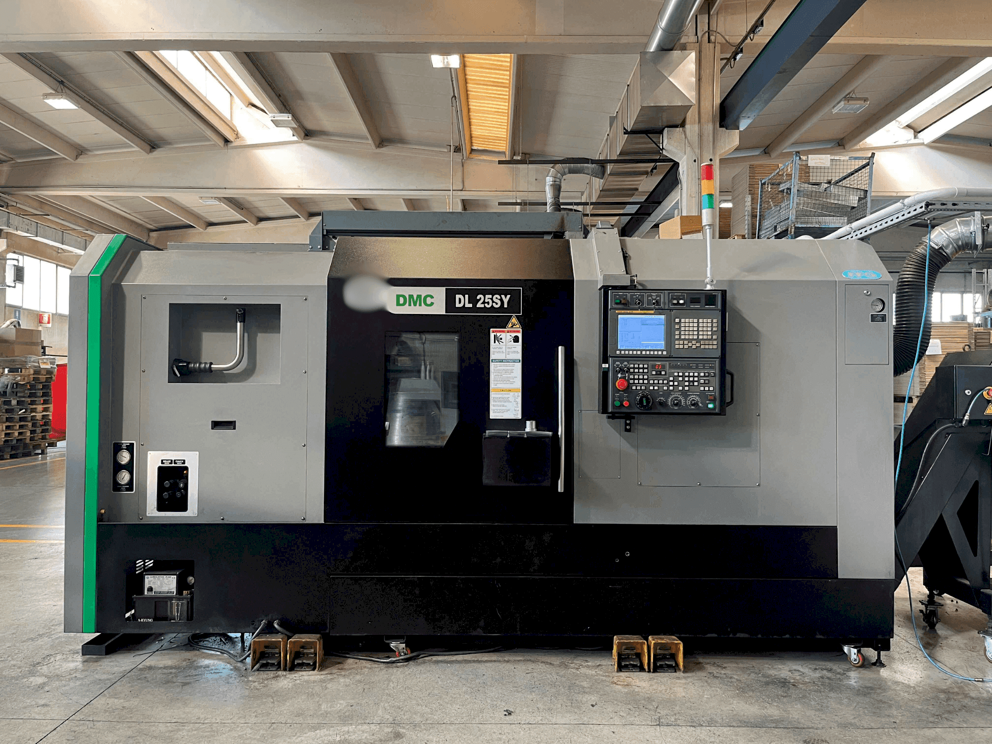 Vue de face de la machine FFG DMC DL 25SY