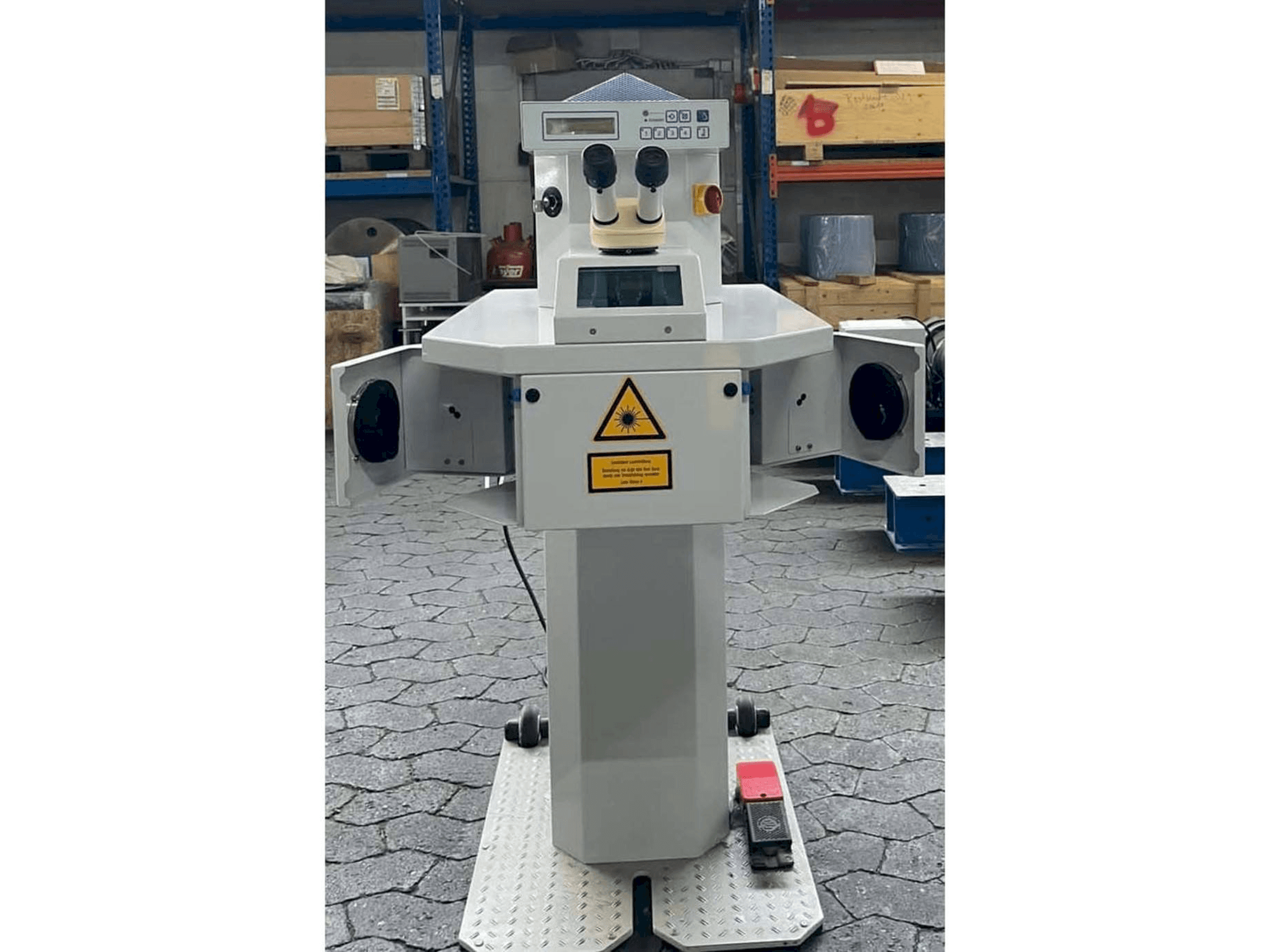 Vue de face de la machine ALPHA LASER ALO 30