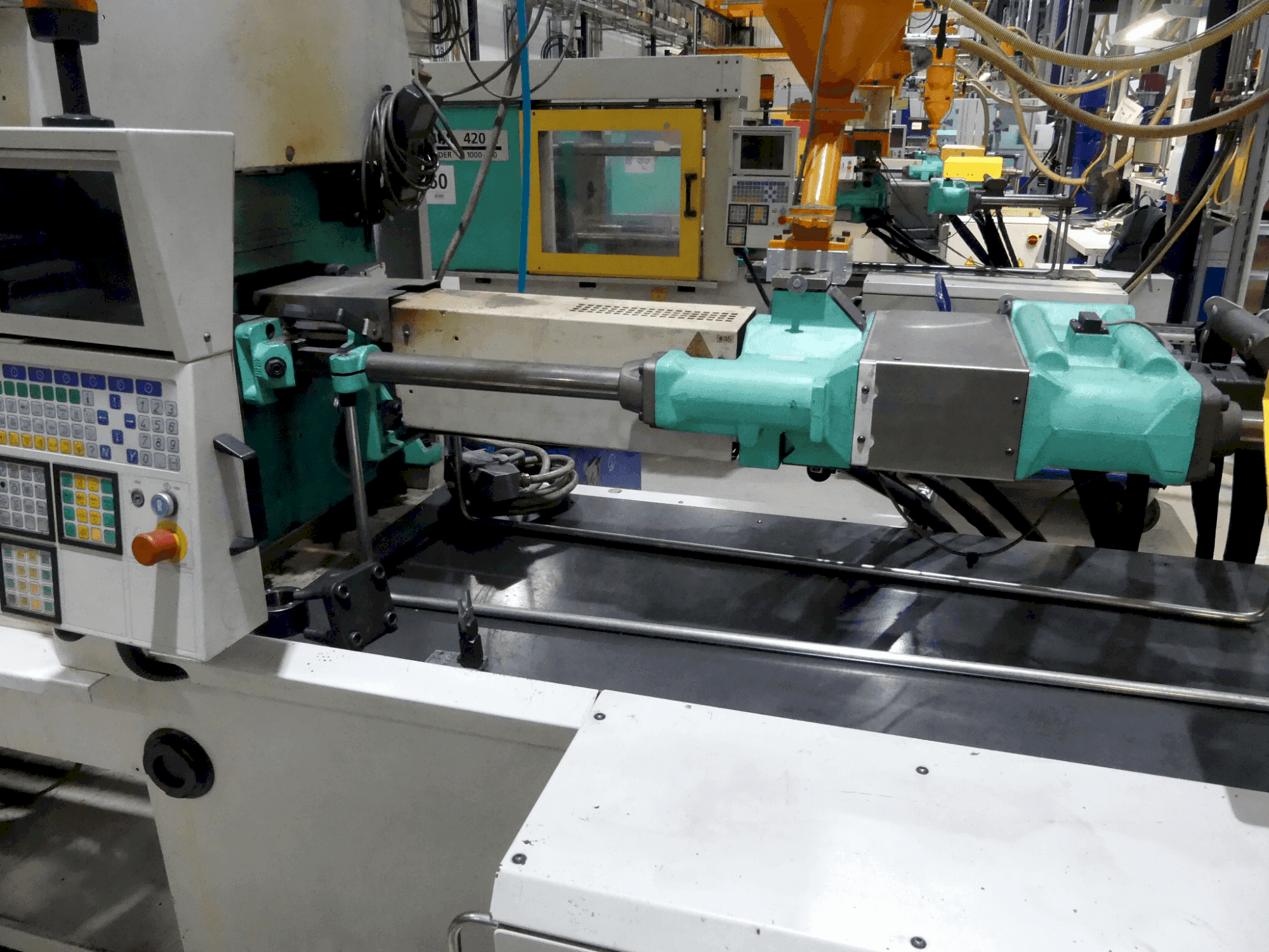 Vue de face de la machine Arburg 420 C 1000-250