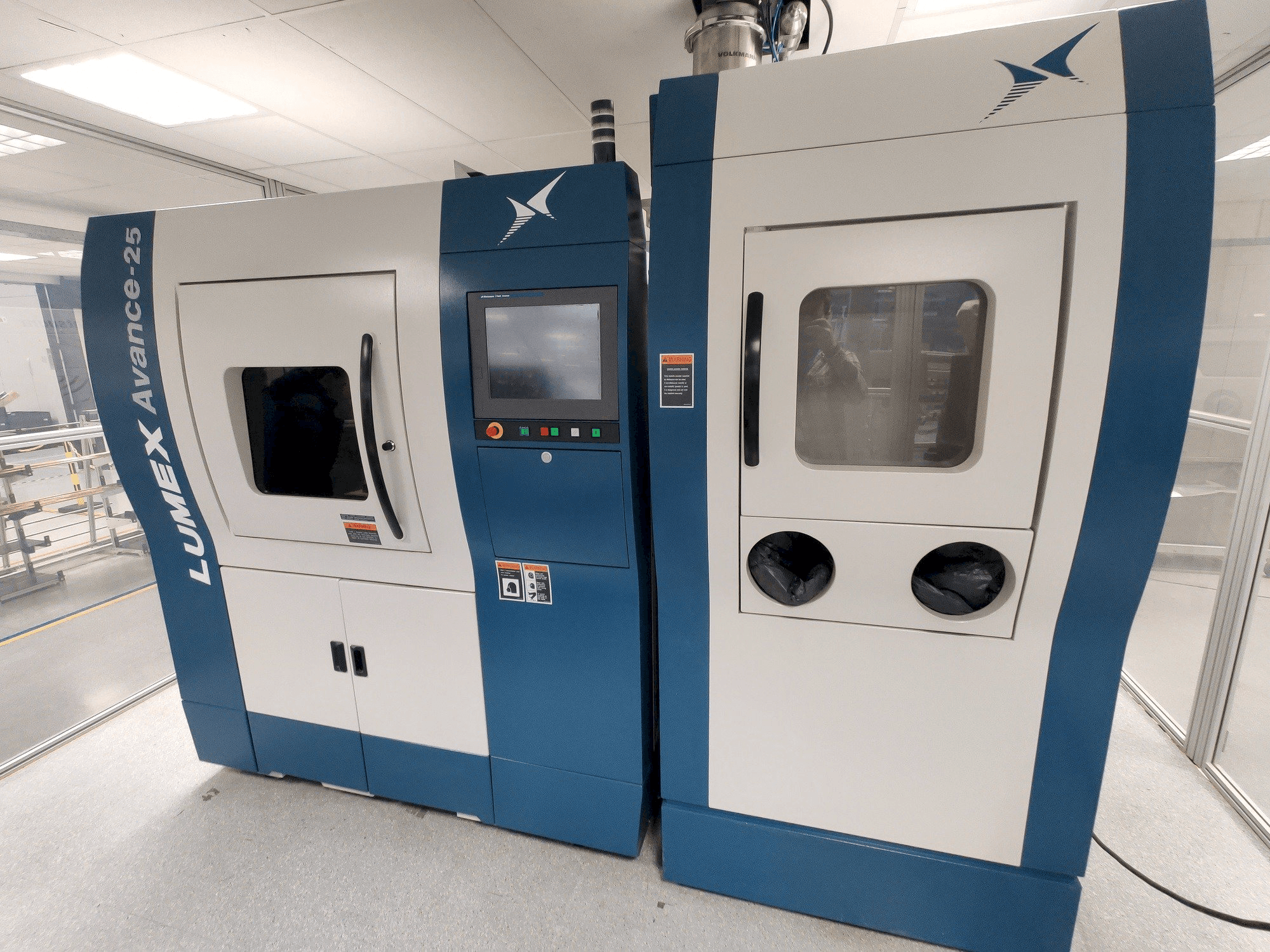 Vue de face de la machine Matsuura Lumex Avance-25