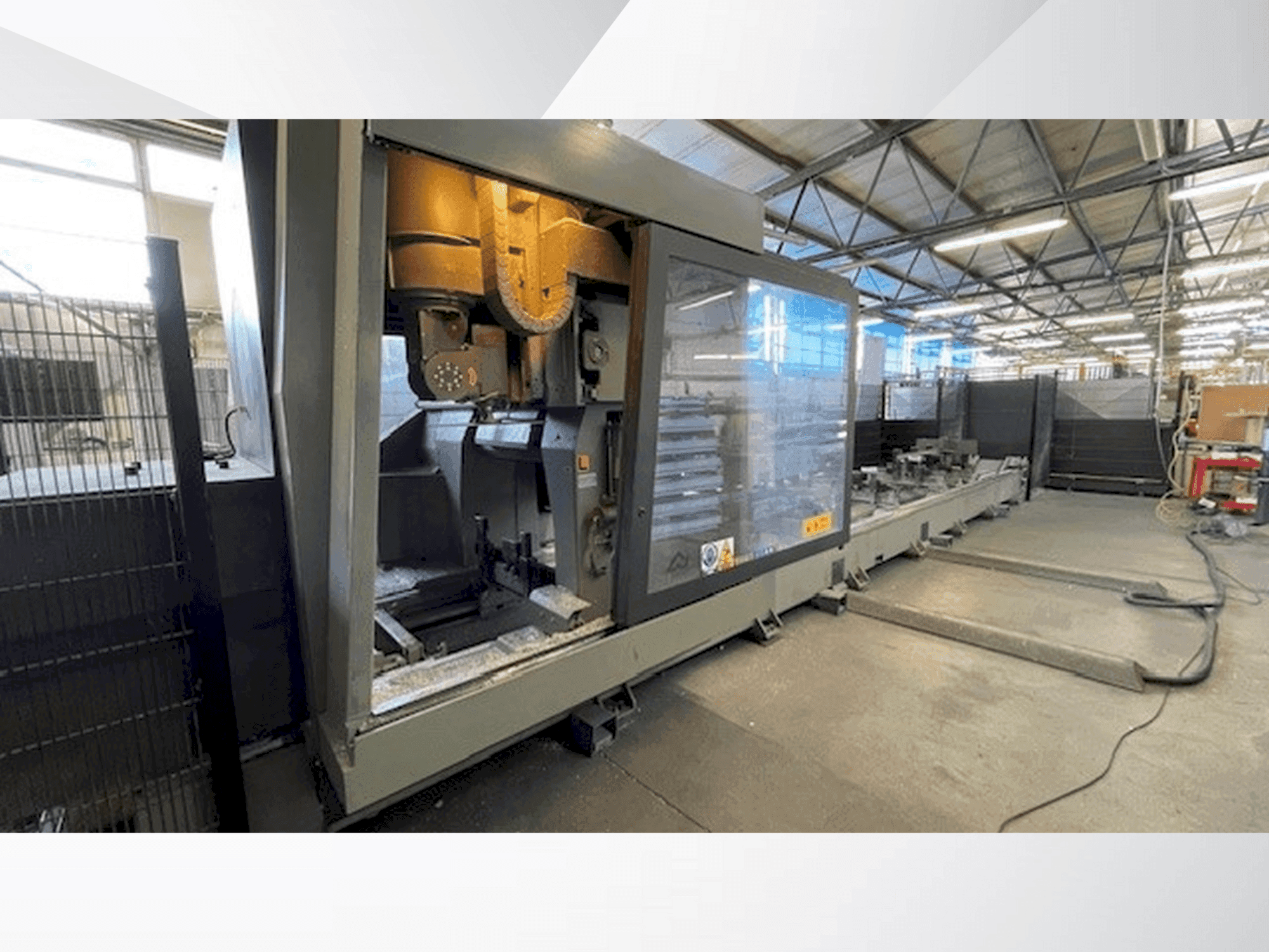 Vue de face de la machine Emmegi SATELLITE XT 7800