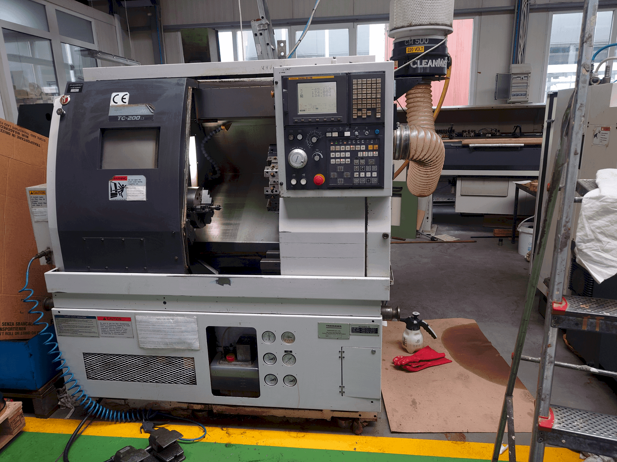 Vue de face de la machine Takisawa TC-200 L3