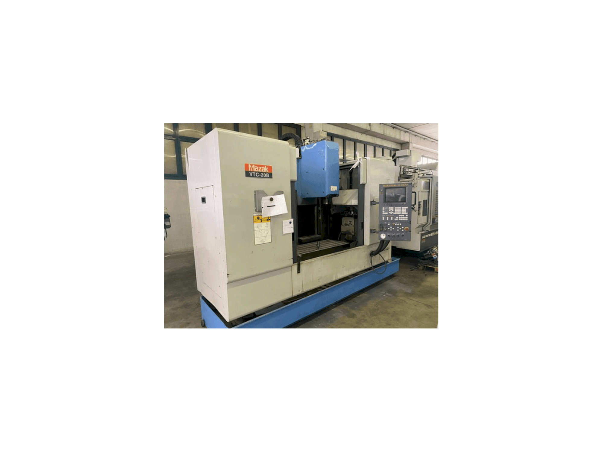 Vue de face de la machine Mazak VTC-20B