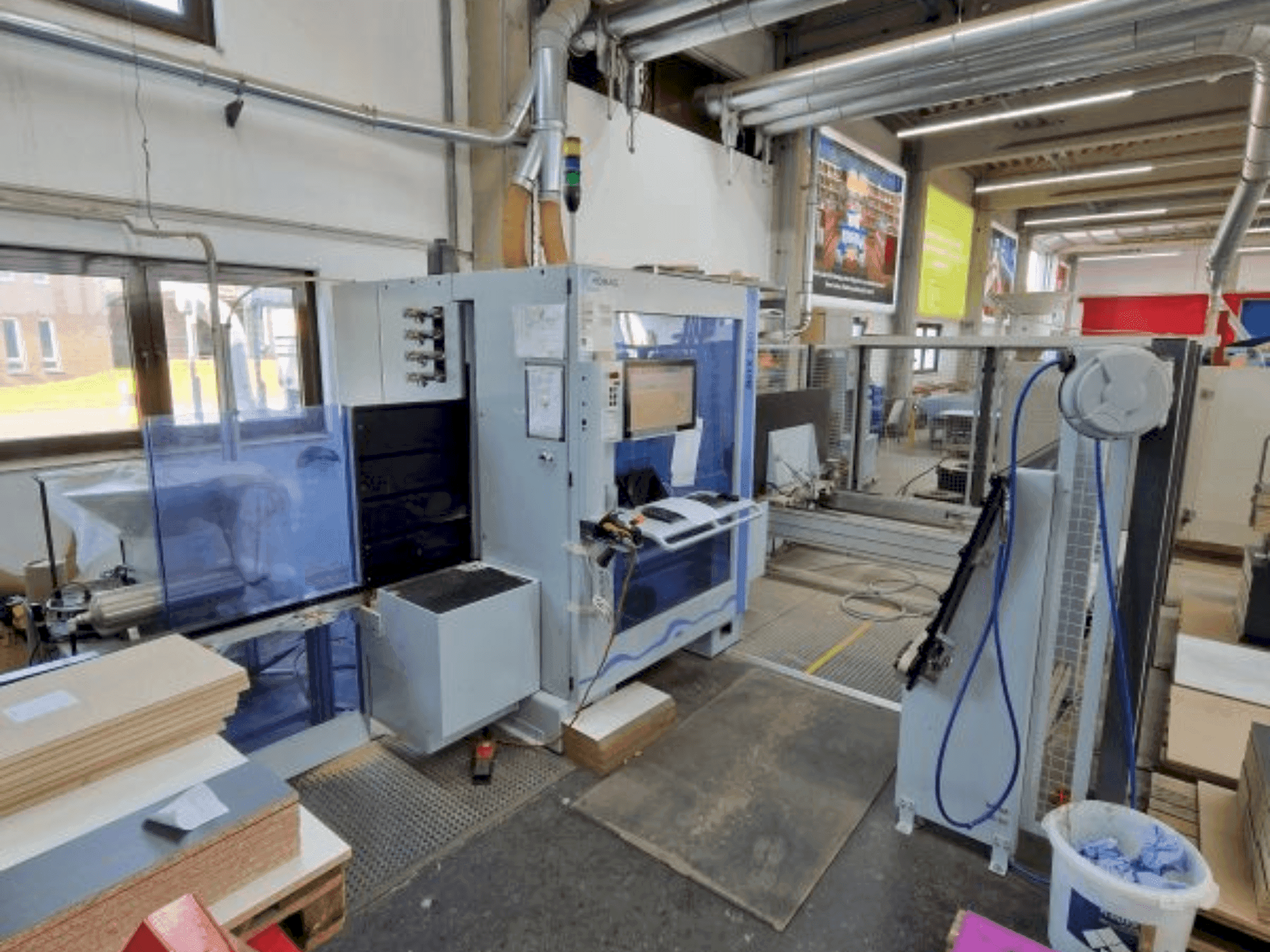 Vue de face de la machine HOMAG Optimat BHX200/D