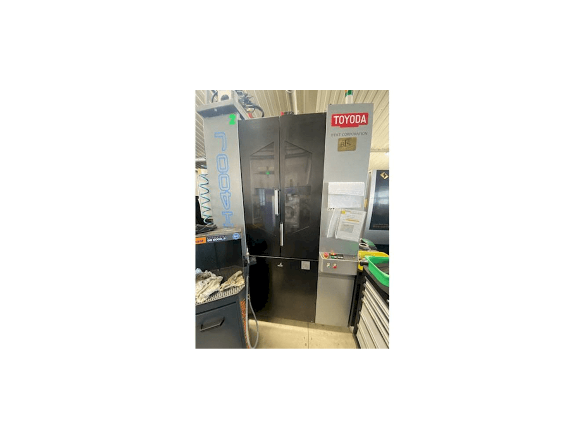 Vue de face de la machine TOYODA FH400J