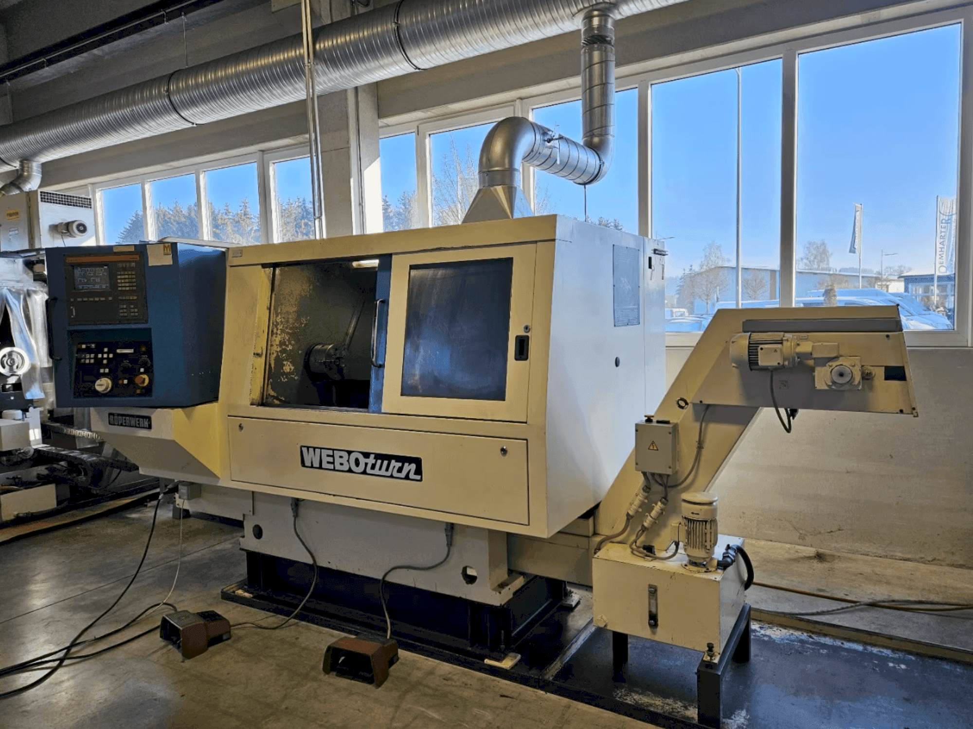 Vue de face de la machine ROEPERWERK WEBOturn