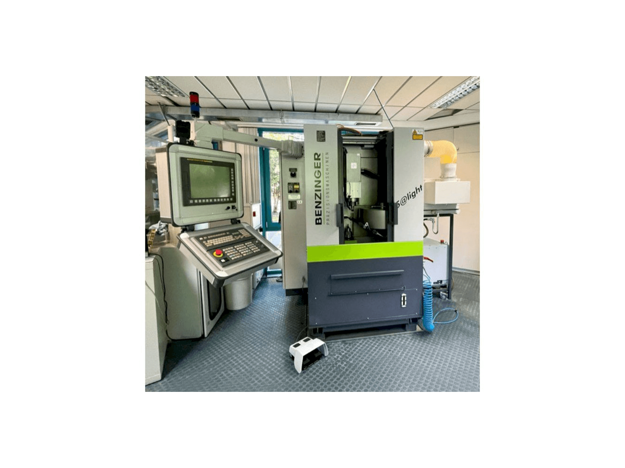 Vue de face de la machine Benzinger 5@light