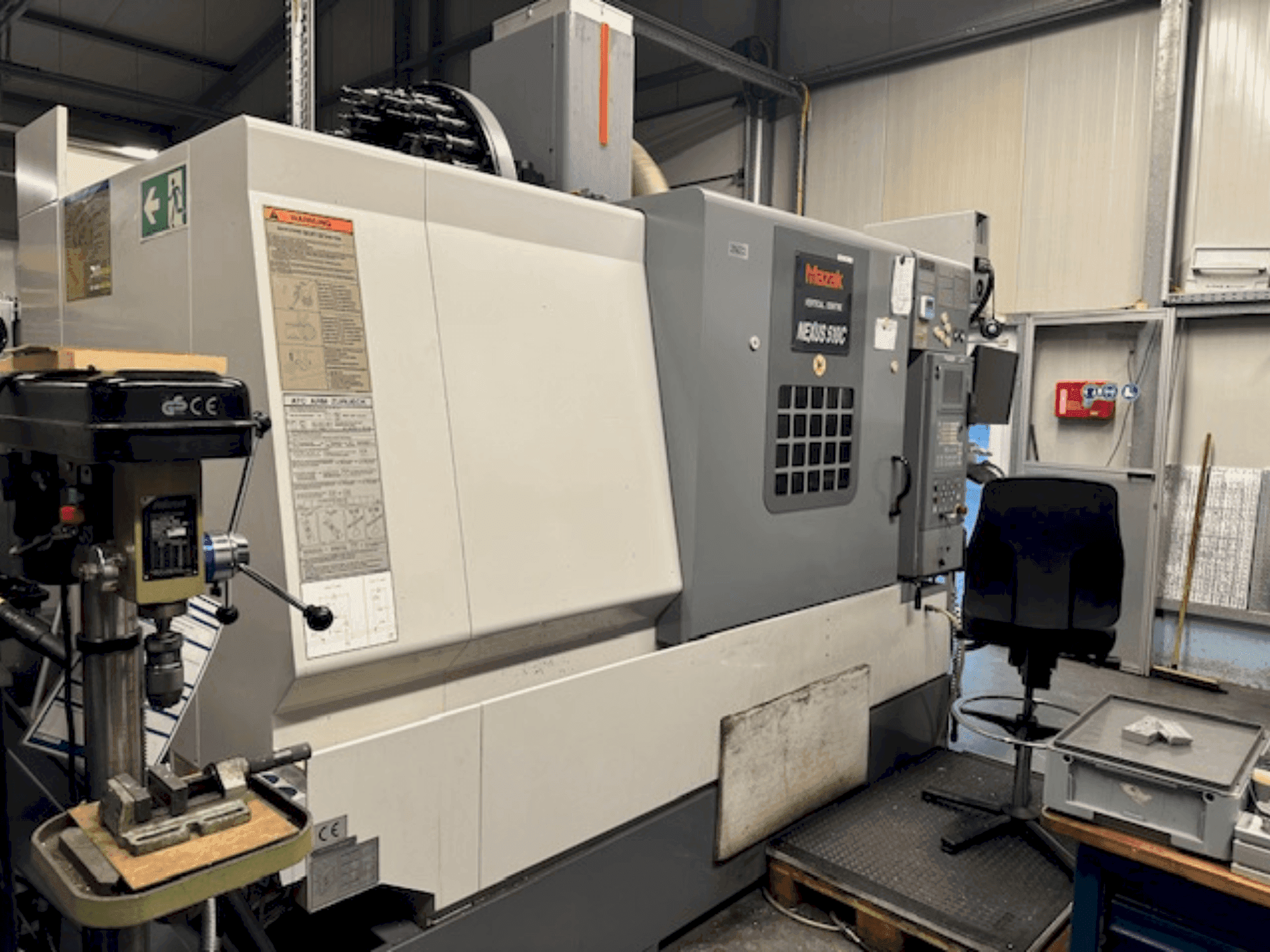 Vue de face de la machine Mazak VCN 510-C