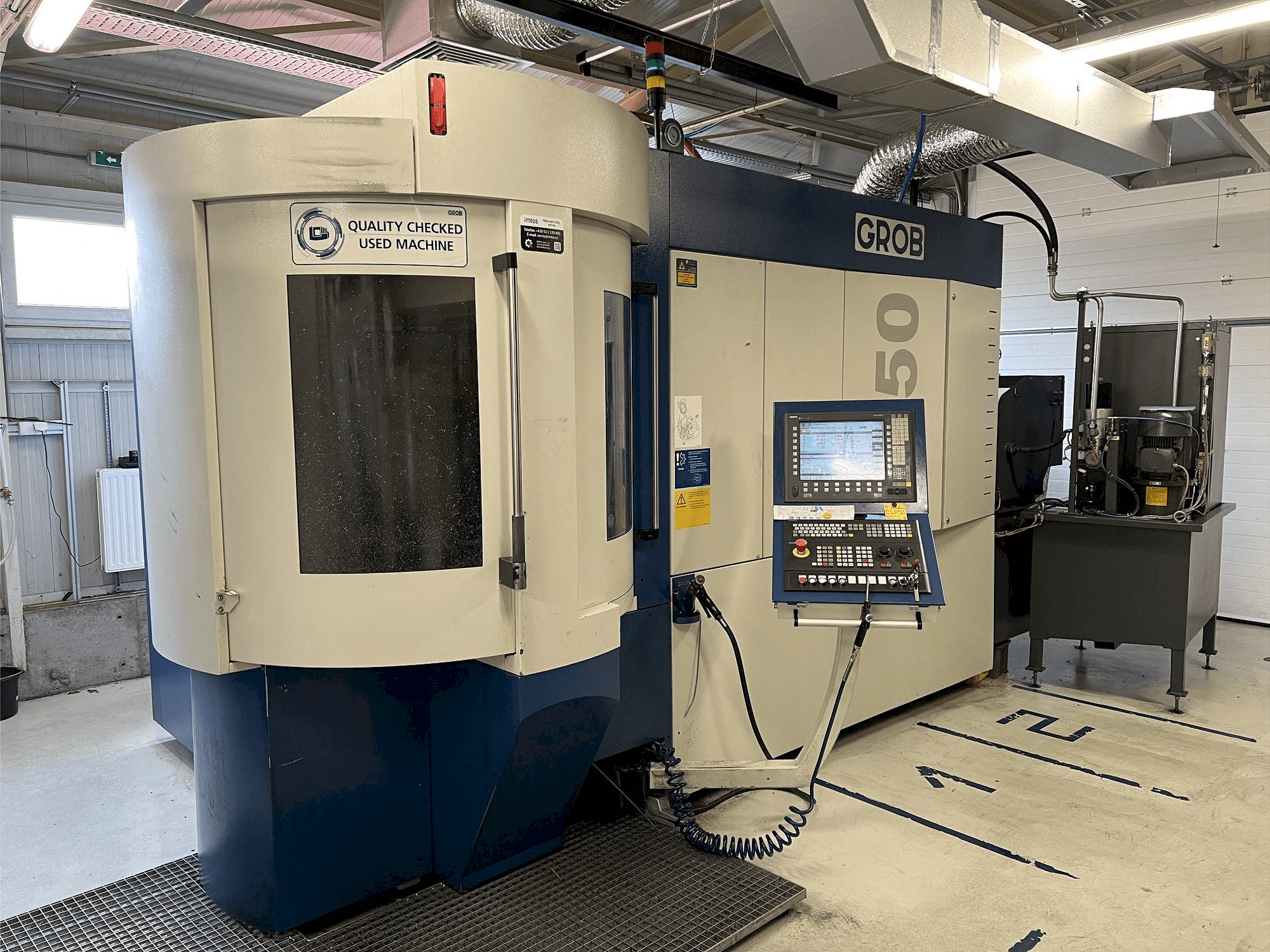 Vue de face de la machine GROB G350