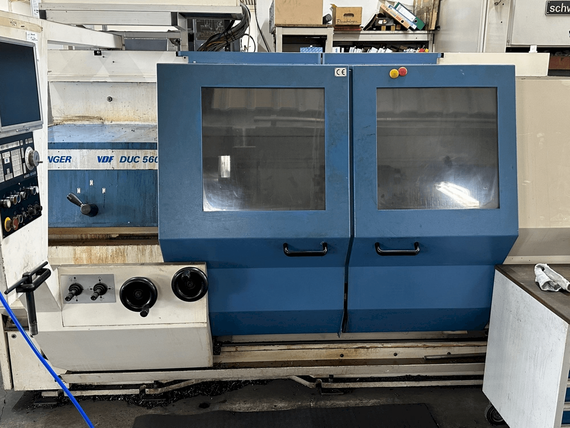 Vue de face de la machine BOEHRINGER DUC 560