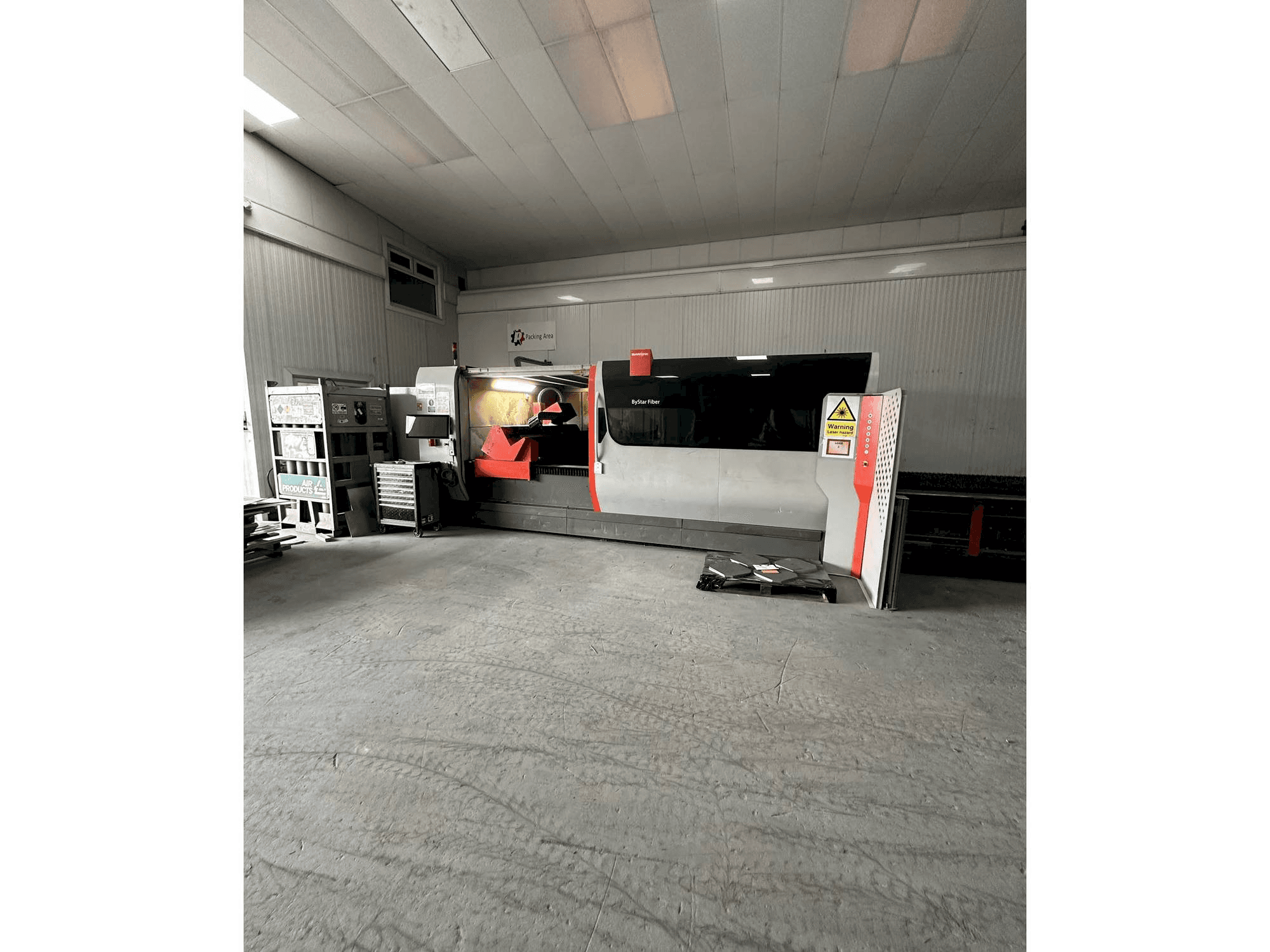 Vue de face de la machine Bystronic Bystar 6KW 3015 Fiber