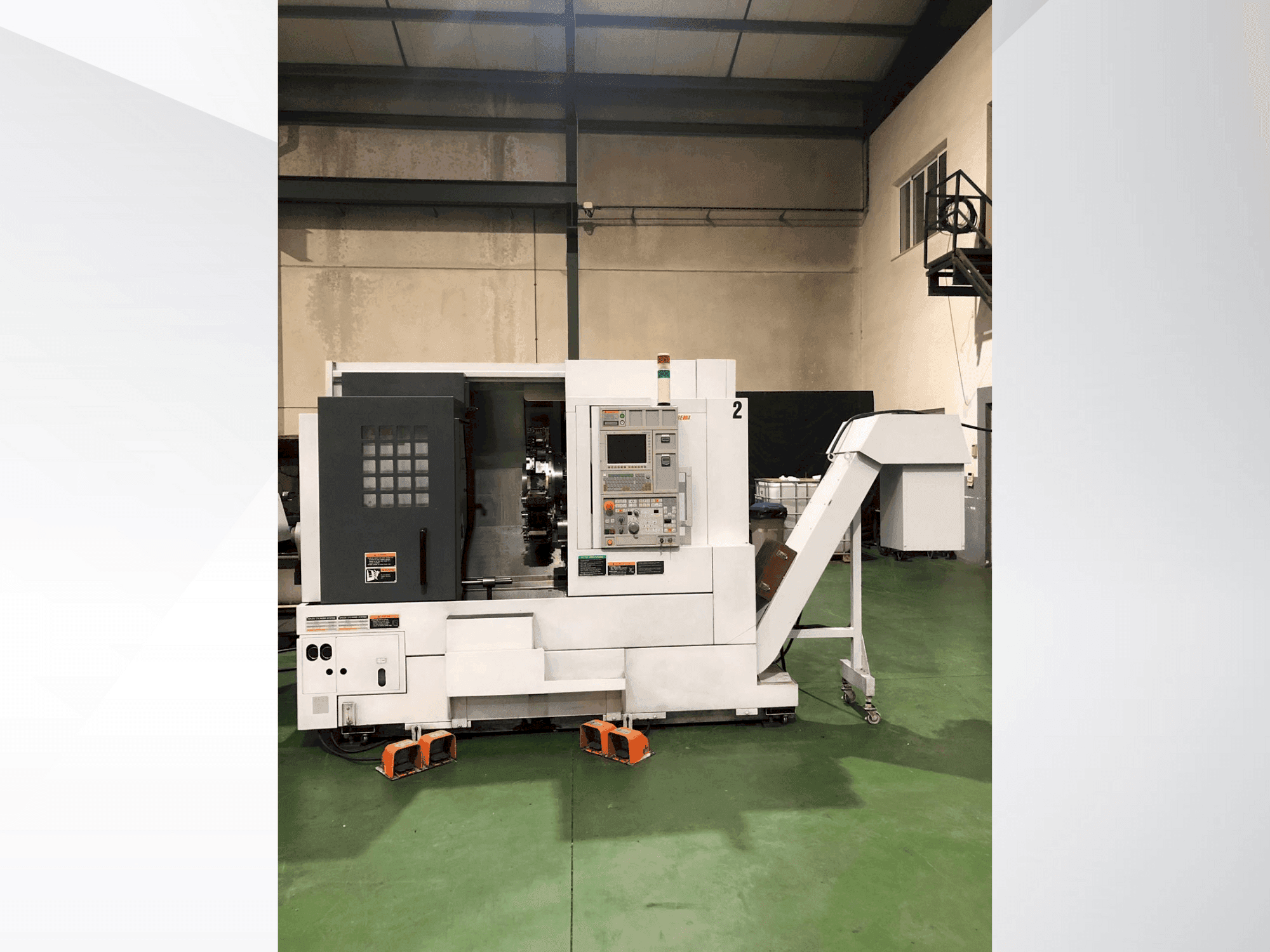 Vue de face de la machine MORI SEIKI NL2000SY