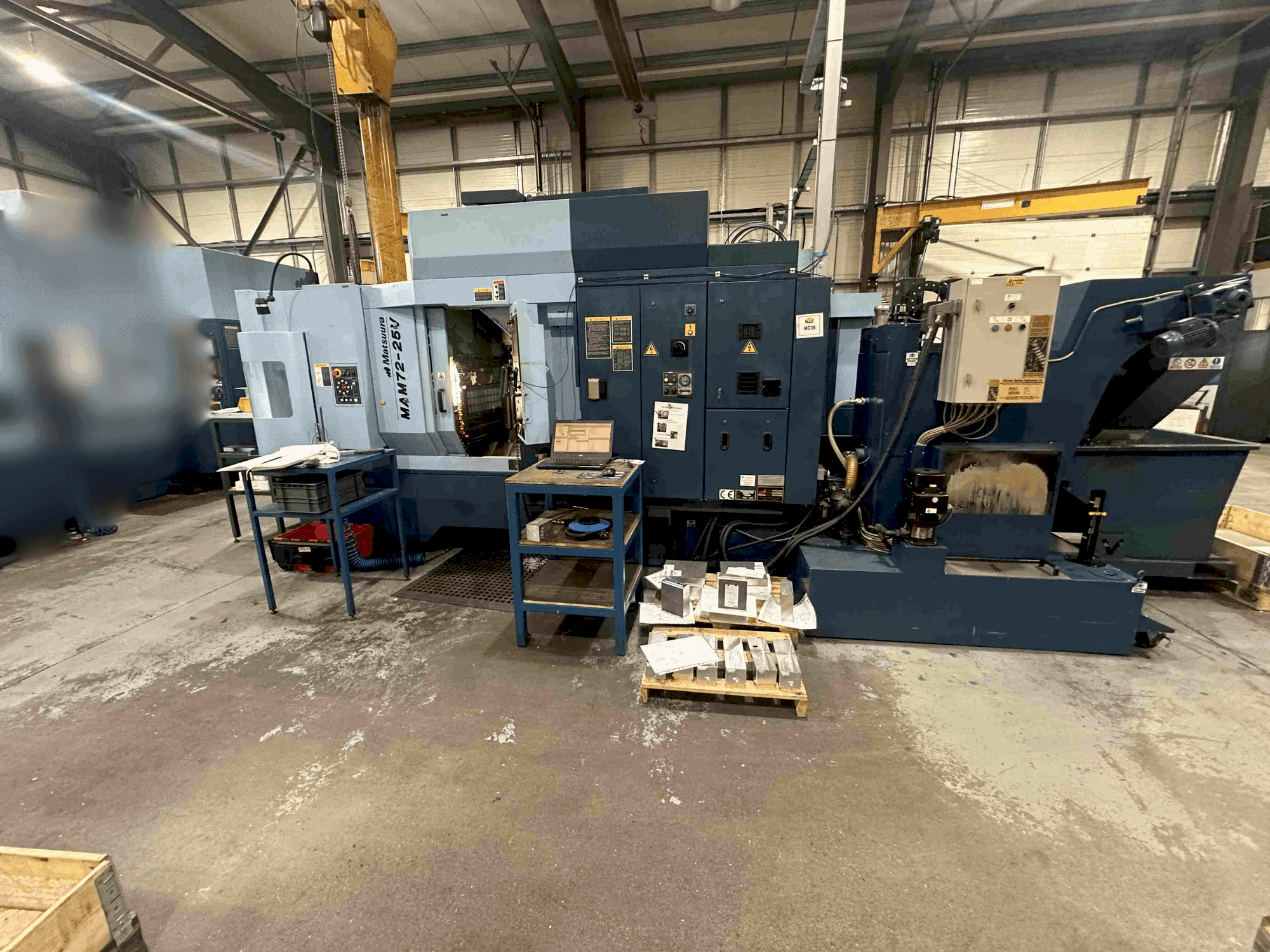Vue de face de la machine Matsuura MAM72-25V