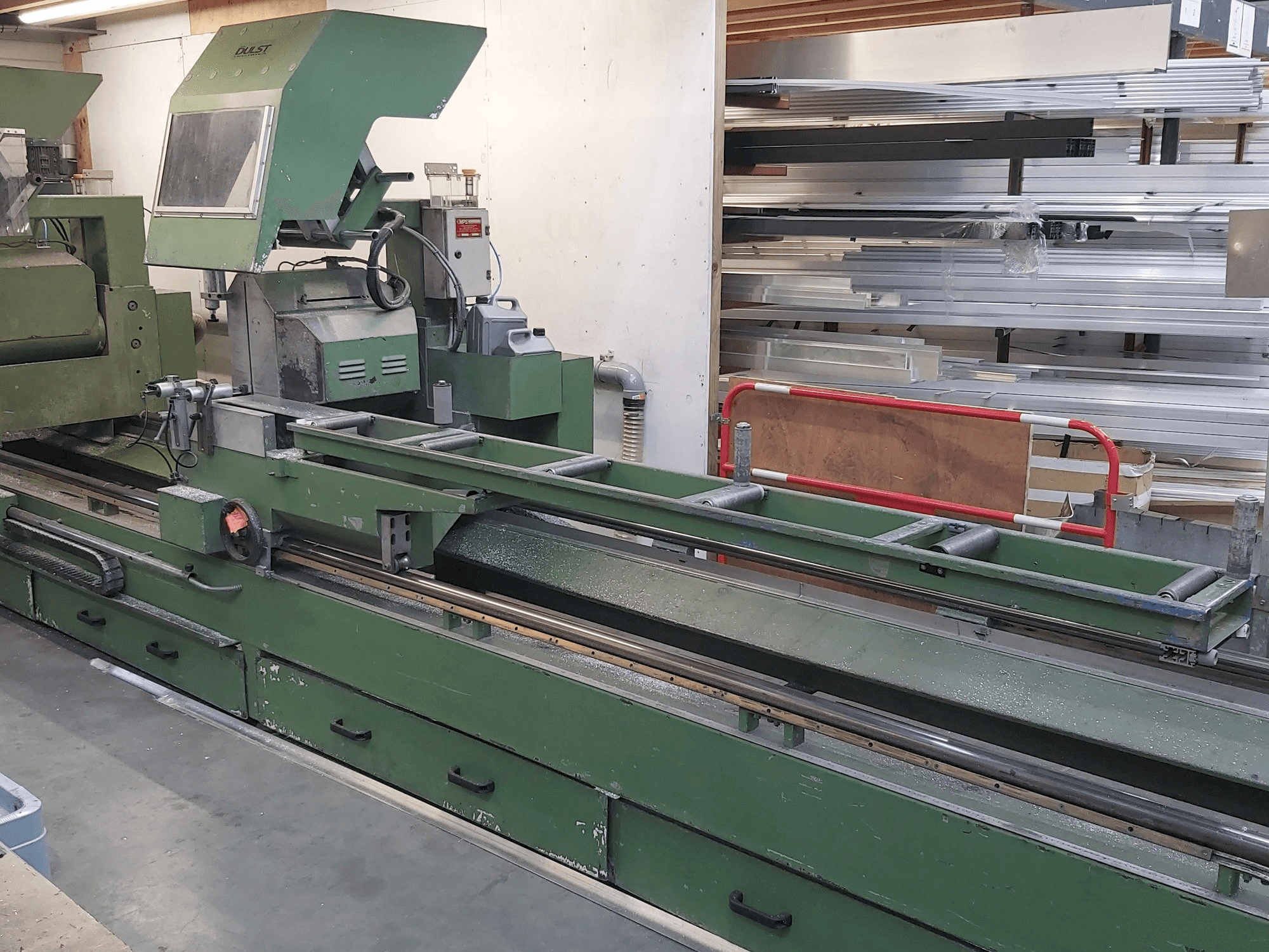 Vue de face de la machine MECAL SW453 Reverse Garda 3