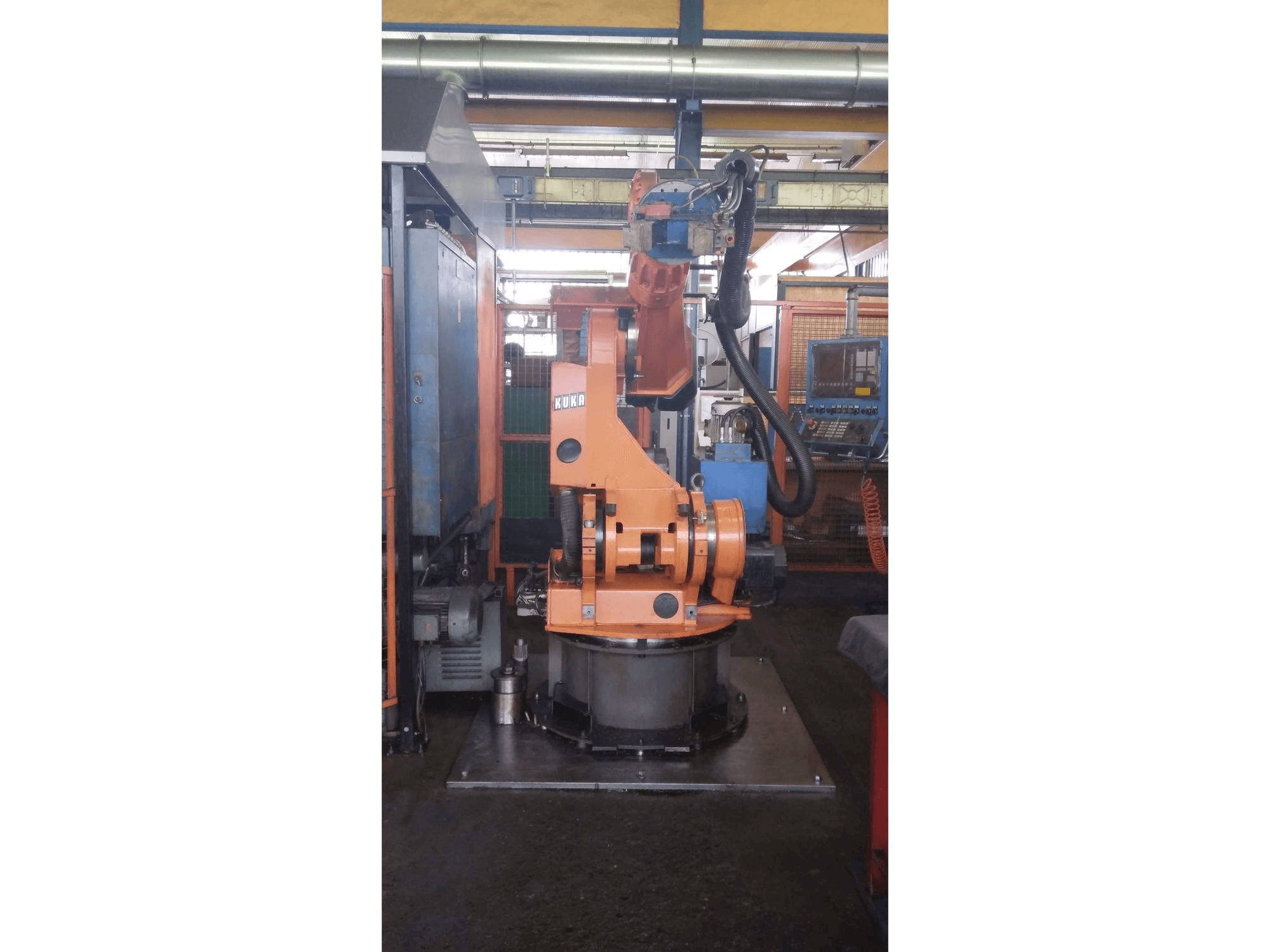 Vue de face de la machine KUKA IR 760/120.0