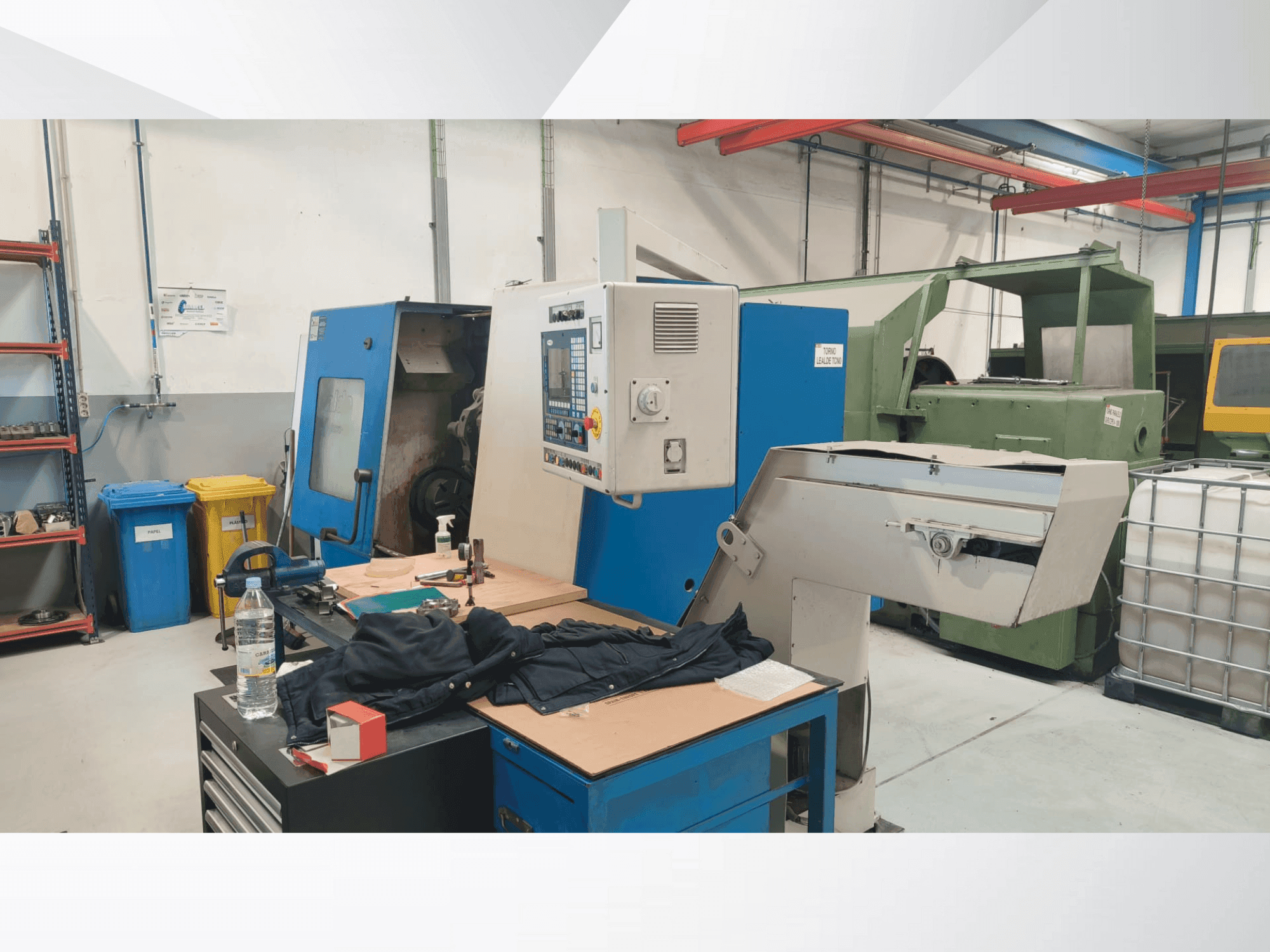 Vue latérale de la machine Lealde TCN-0