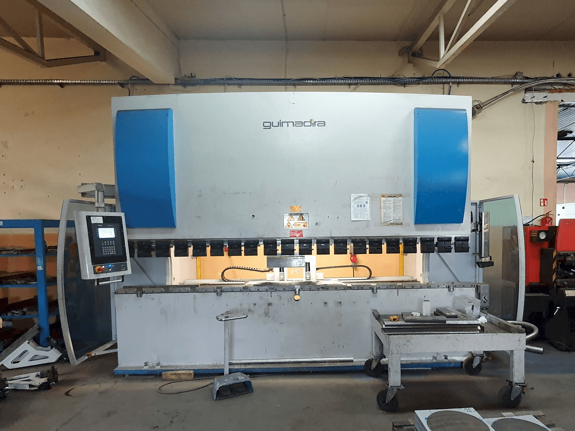 Front view of ADIRA PMO-16040PLS machine