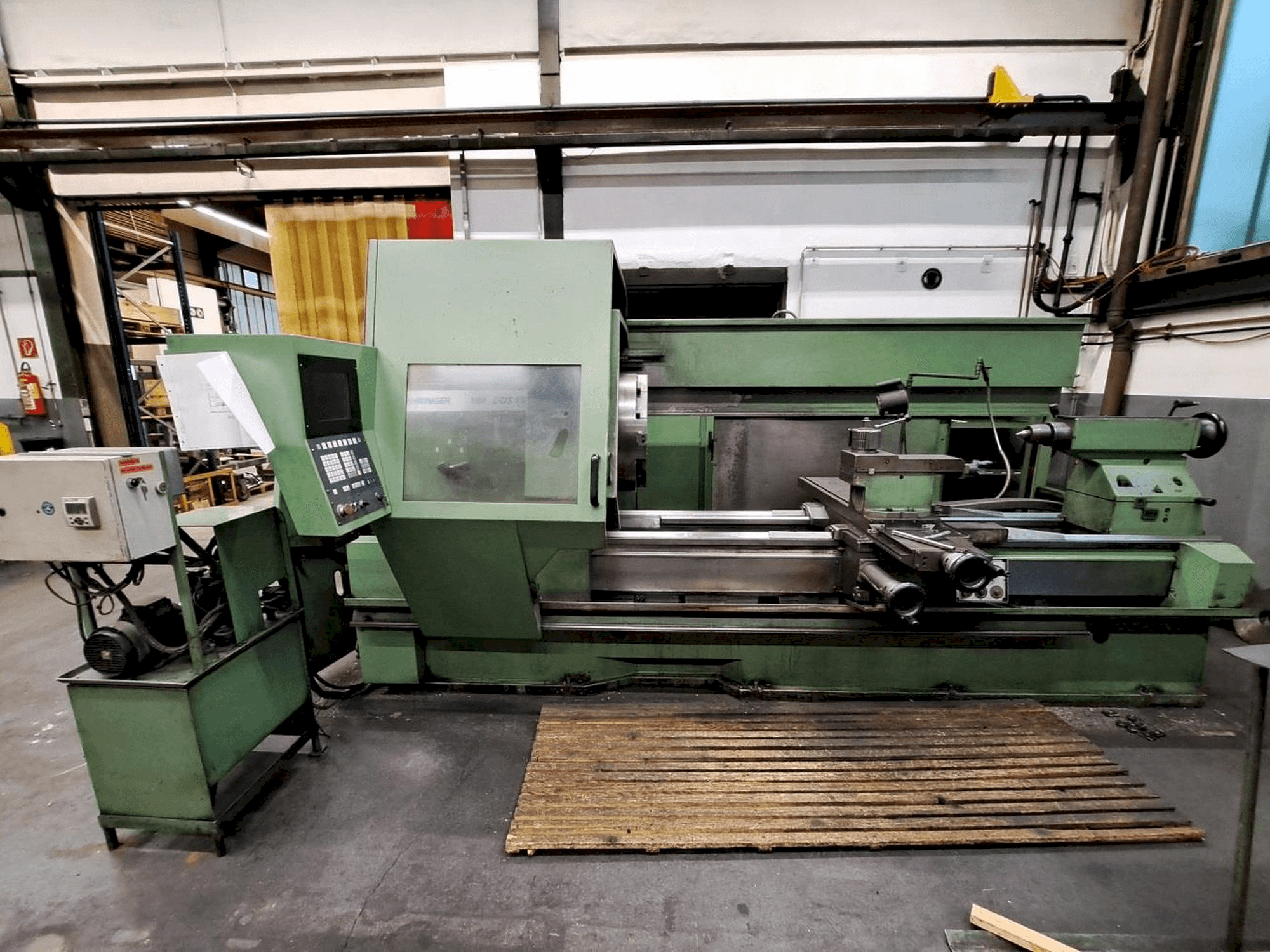 Vue de face de la machine BOEHRINGER VDF DUS 1000