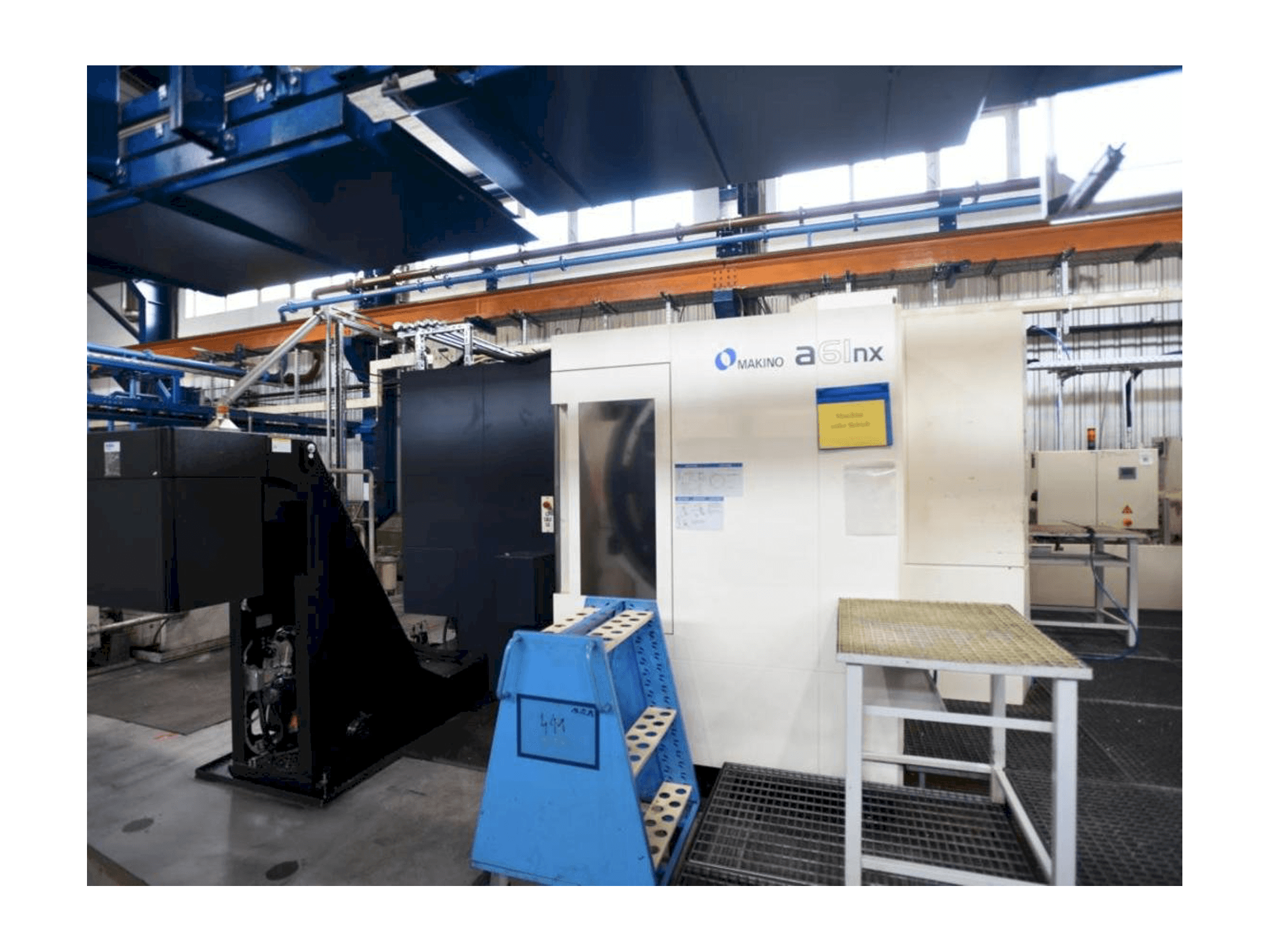 Vue de face de la machine Makino a61nx Pro 6