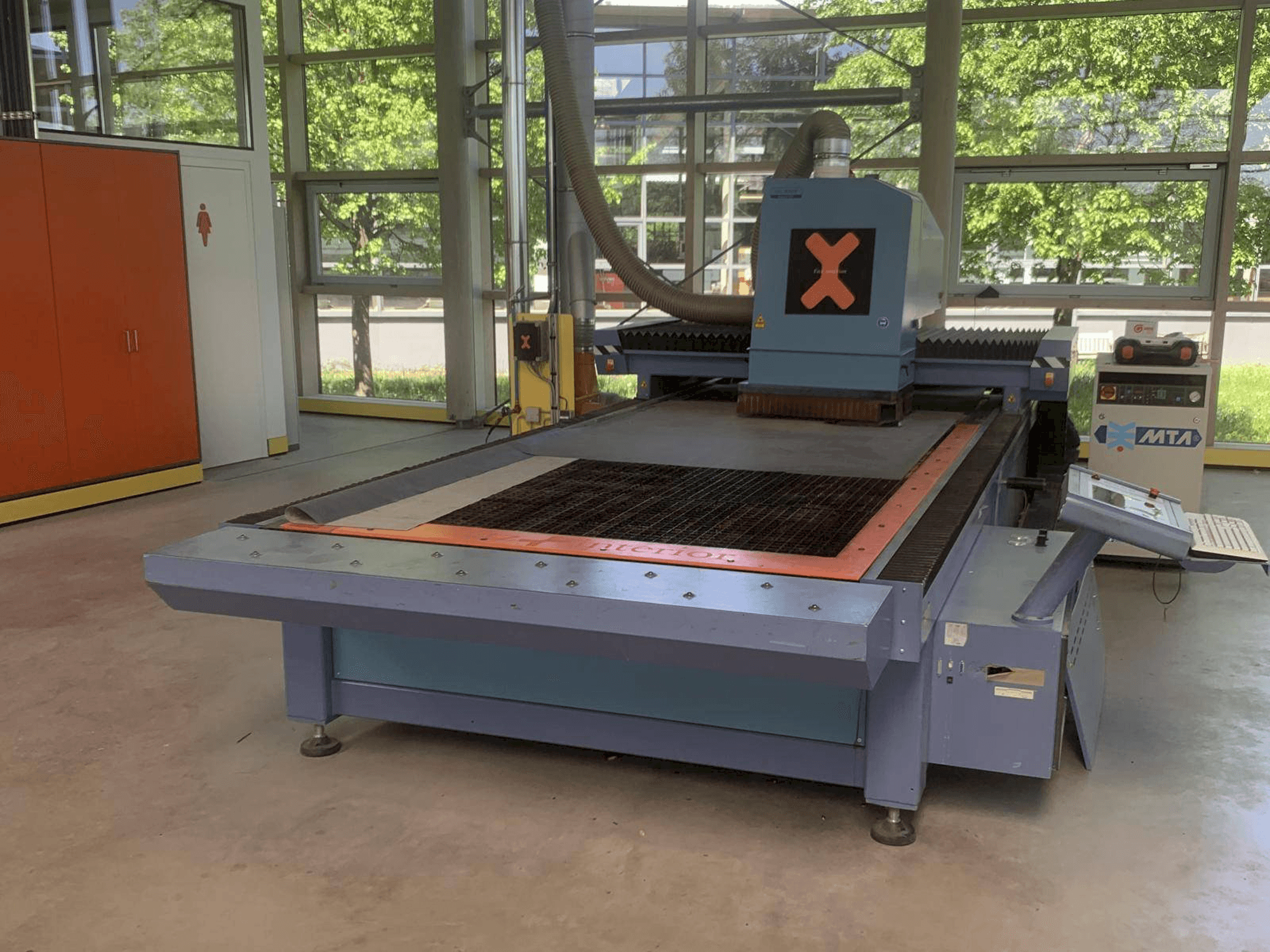 Vue de face de la machine SEI X-TYPE