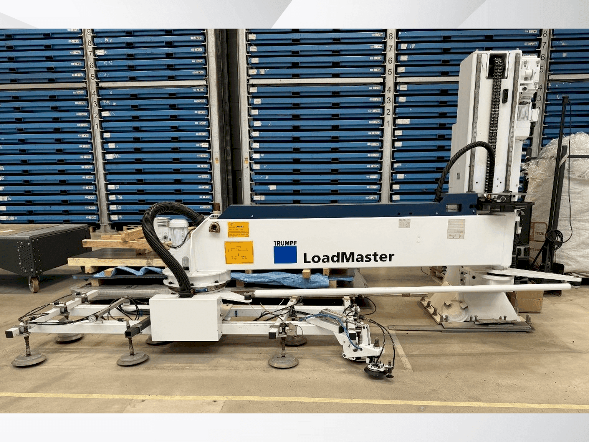 Vue de face de la machine TRUMPF LoadMaster