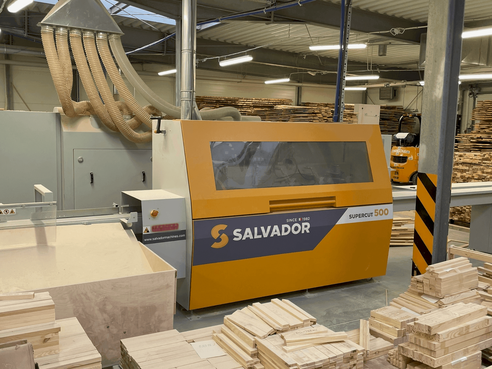 Vue de face de la machine Other SUPER CUT 500