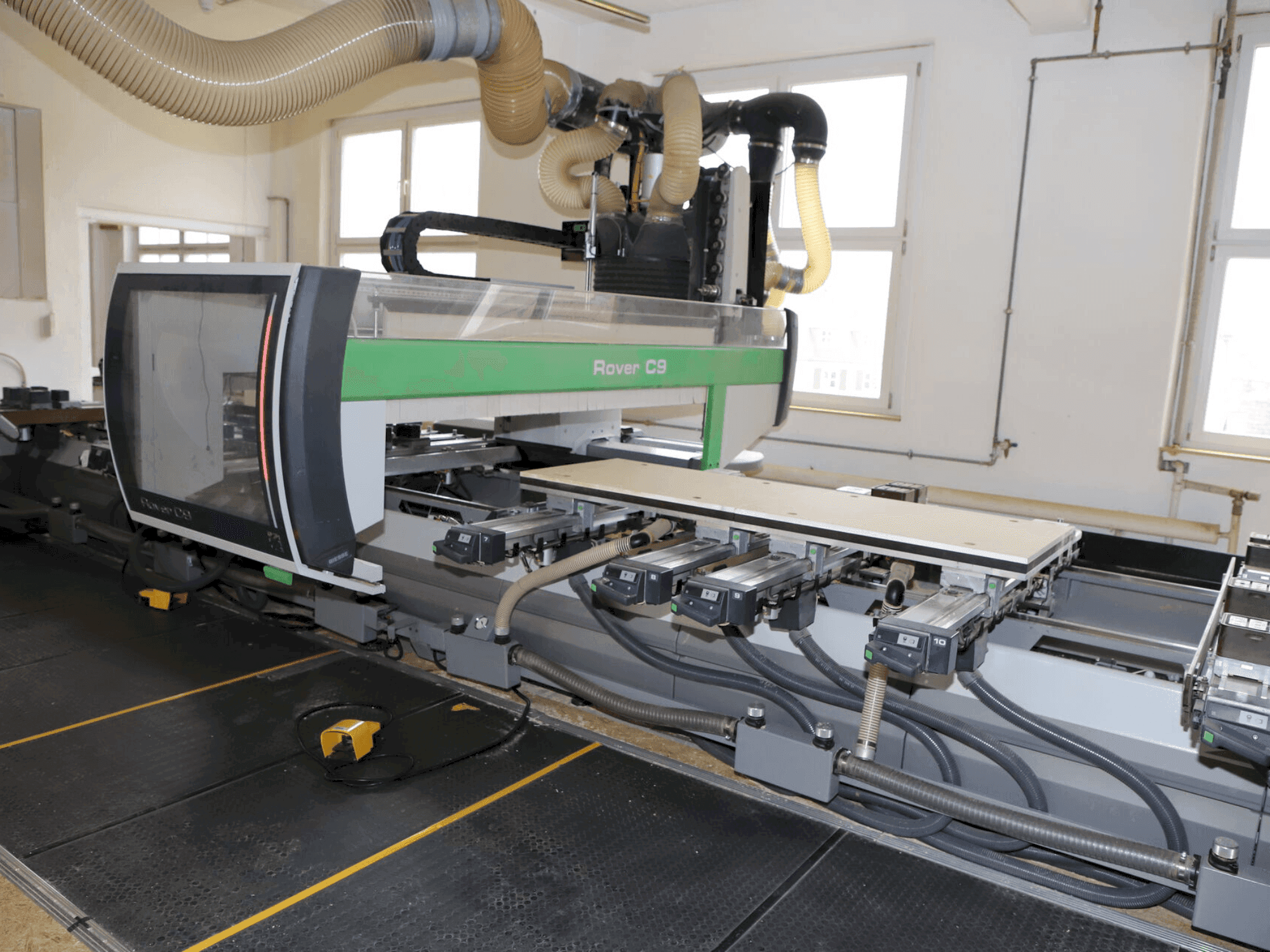 Vue de face de la machine BIESSE ROVER C 9.65