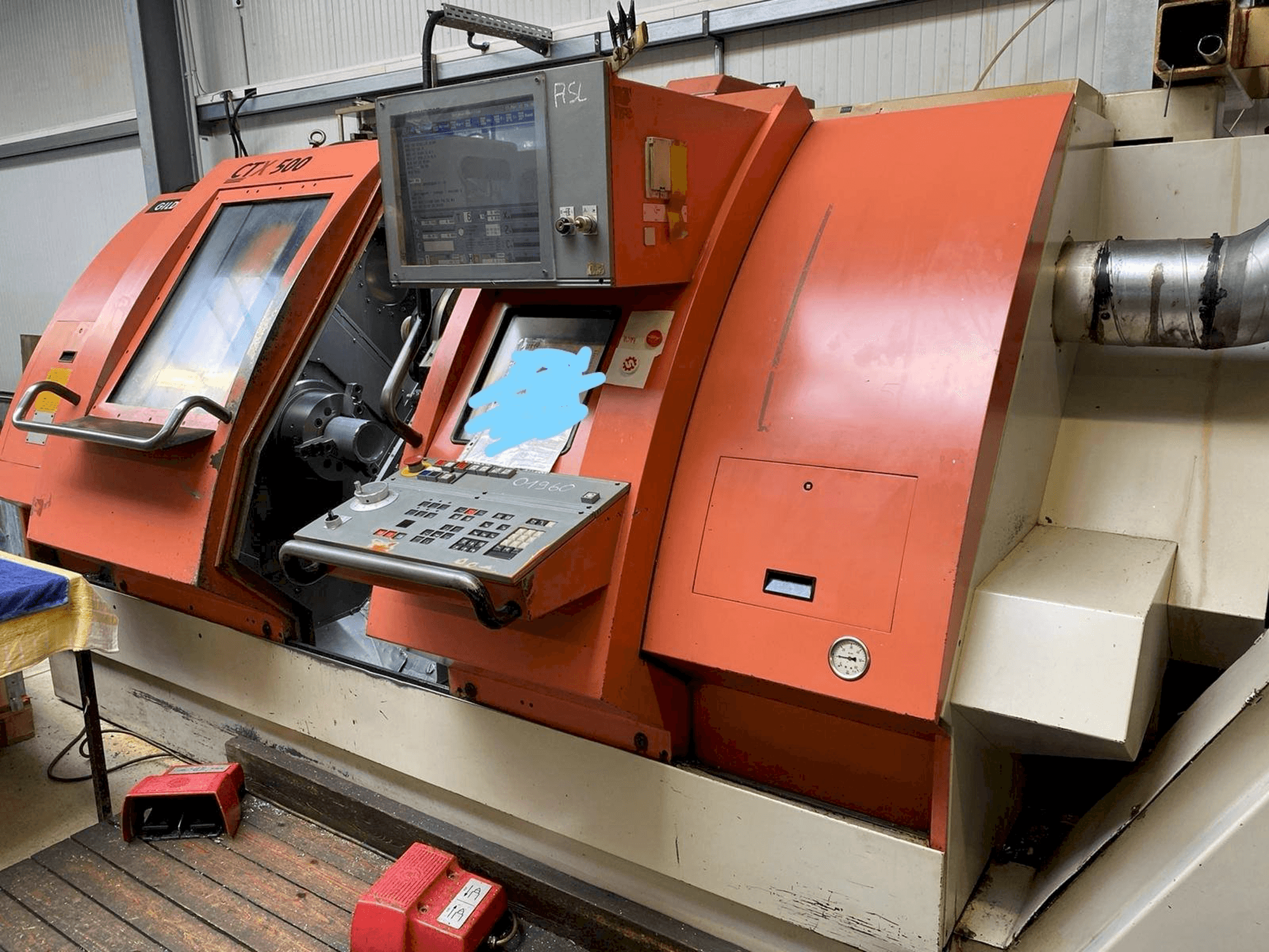 Vue latérale droite de la machine Gildemeister CTX 500