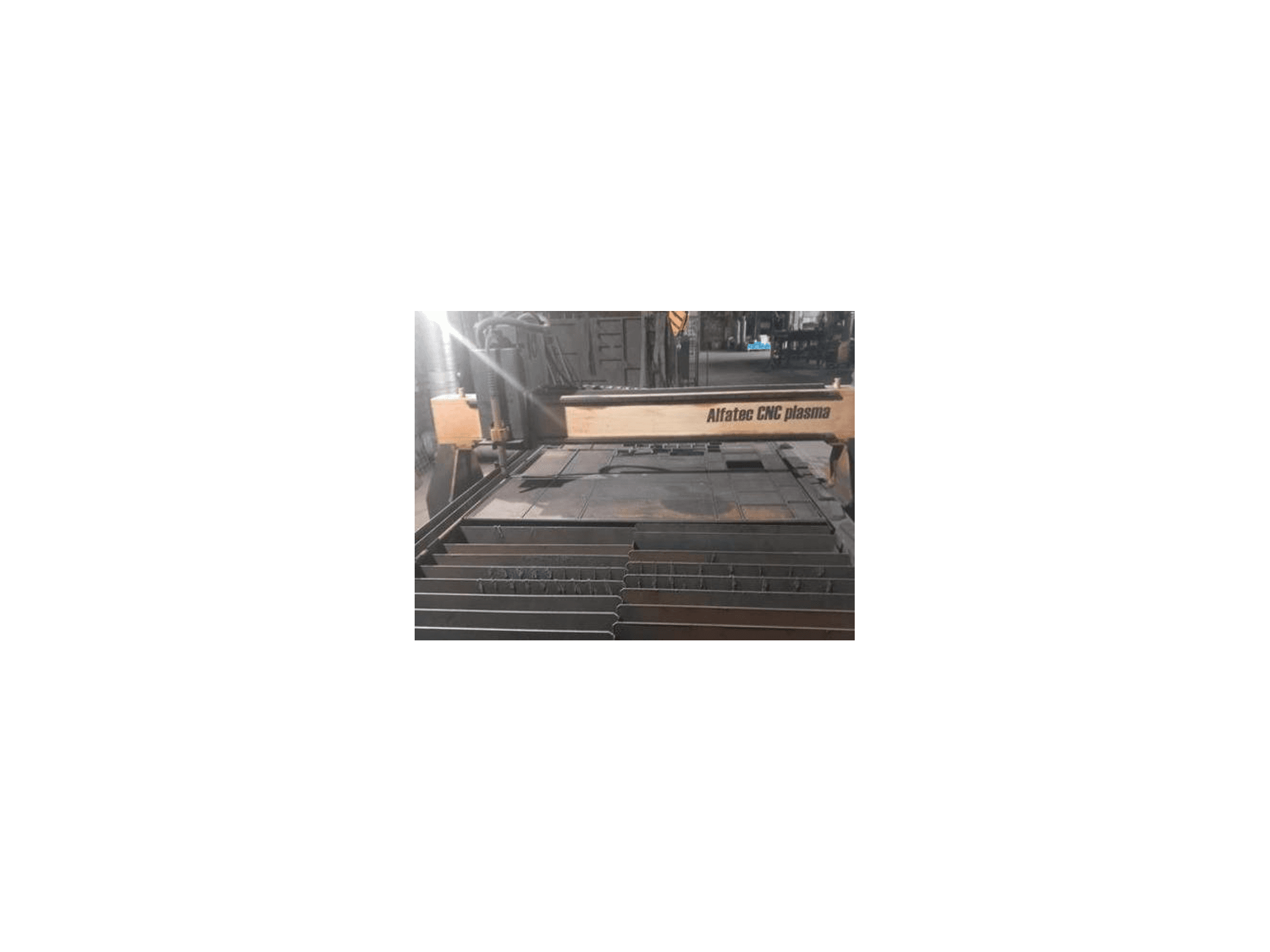 Vue de face de la machine ALFATEC CNC 1,5x3M PROFI