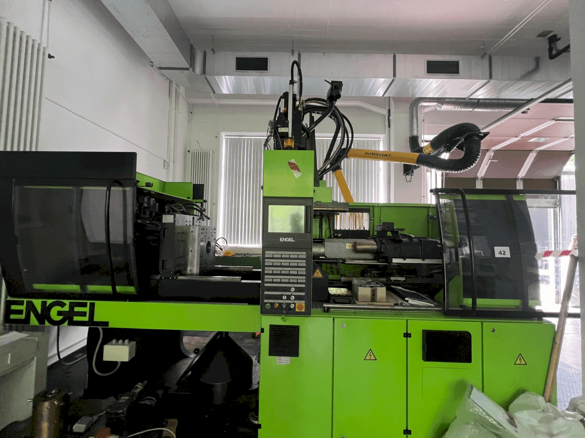 Vue de face de la machine Engel Victory 300H 80V/80 Combi